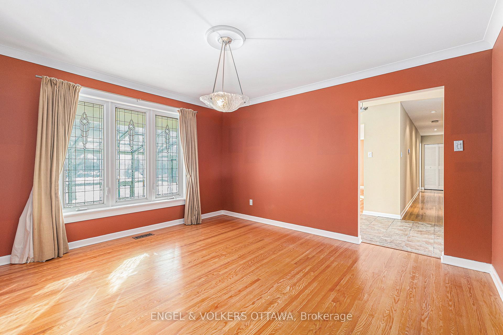 Photo 8 of 1930 Fairmeadow Crescent, Ottawa, Guildwood Estates - Urbandale Acres — HOMEH