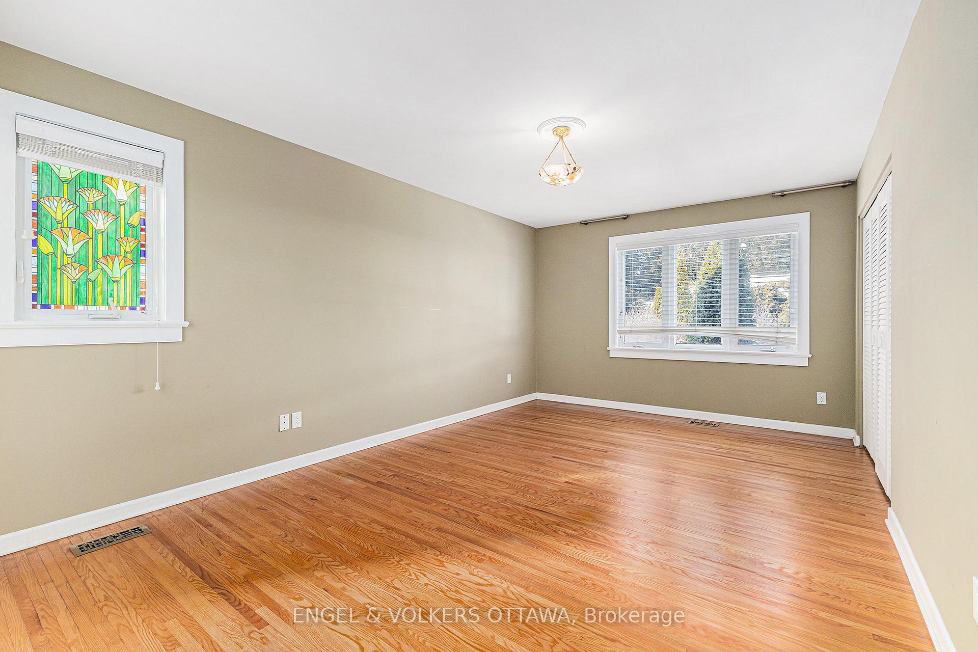 Photo 14 of 1930 Fairmeadow Crescent, Ottawa, Guildwood Estates - Urbandale Acres — HOMEH