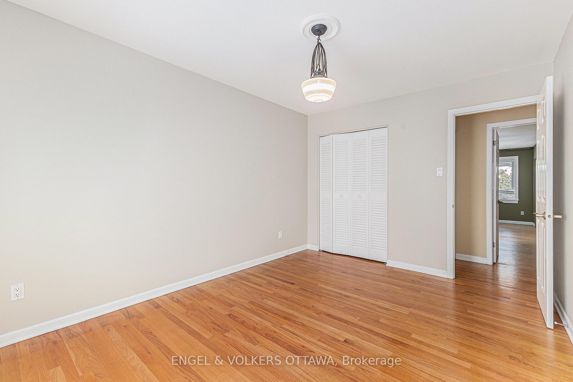 Photo 18 of 1930 Fairmeadow Crescent, Ottawa, Guildwood Estates - Urbandale Acres — HOMEH