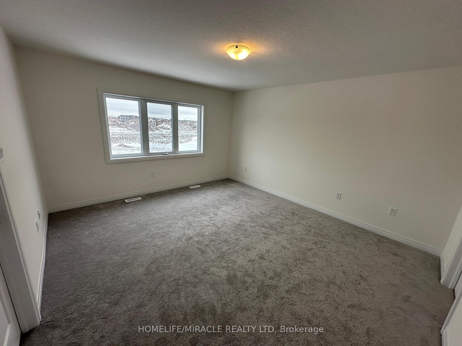 Photo 20 of 262 Port Crescent, Welland, Dain City — HOMEH