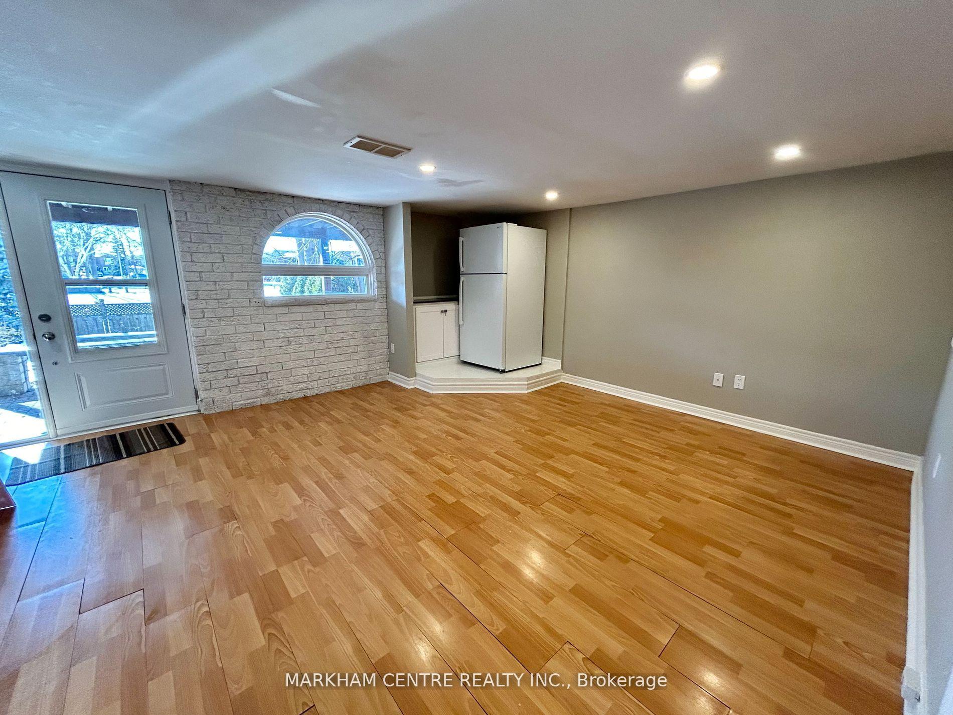 Photo 4 of Unit Lower, 52 Ashcroft Court, Vaughan, East Woodbridge — HOMEH