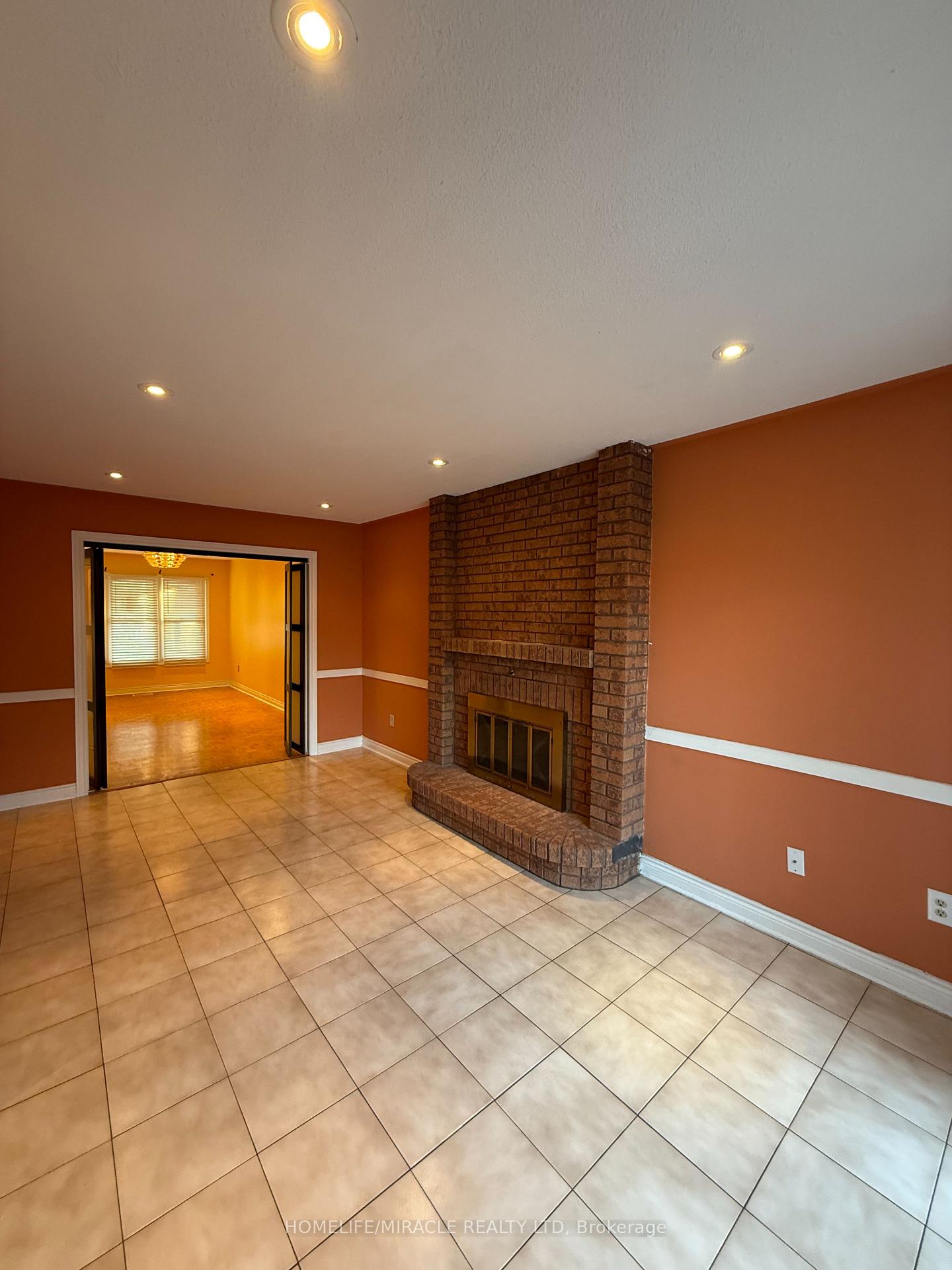 Photo 13 of 15 Brice Street, Vaughan, Maple — HOMEH