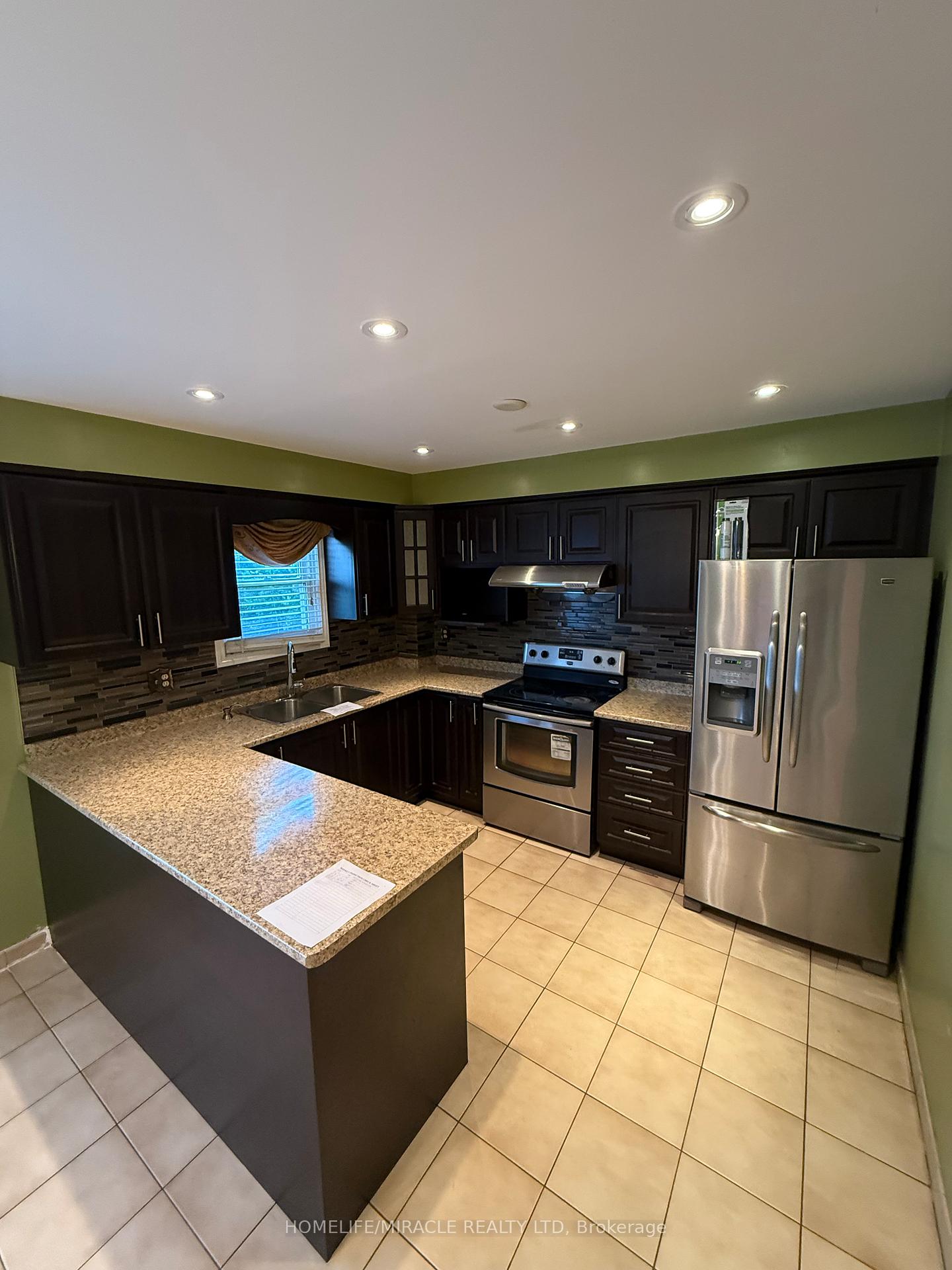 Photo 15 of 15 Brice Street, Vaughan, Maple — HOMEH