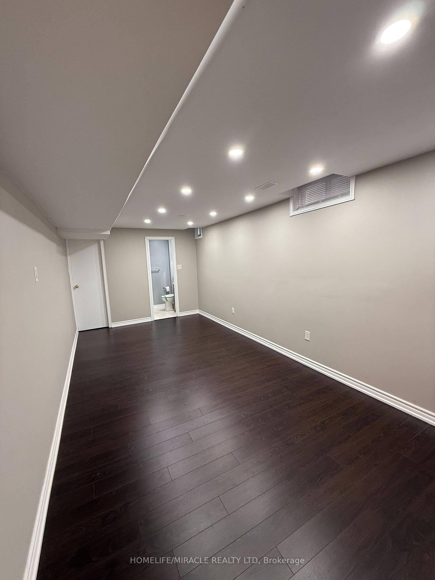 Photo 28 of 15 Brice Street, Vaughan, Maple — HOMEH