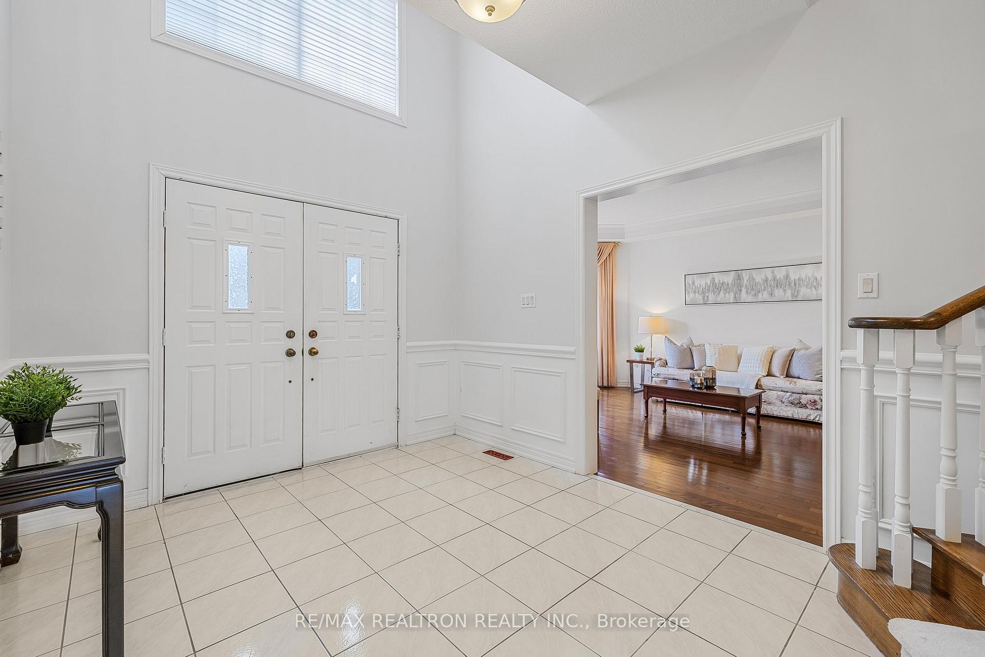 Photo 5 of 83 Emerald Garden Court, Markham, Cachet — HOMEH