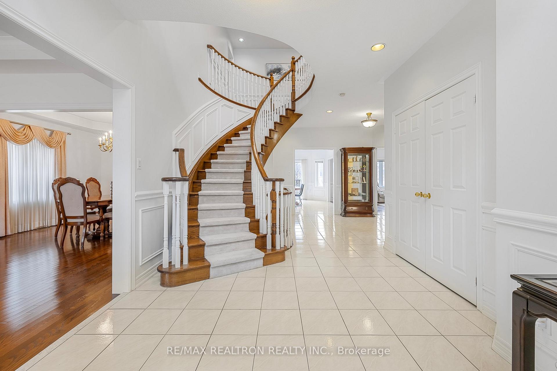 Photo 7 of 83 Emerald Garden Court, Markham, Cachet — HOMEH