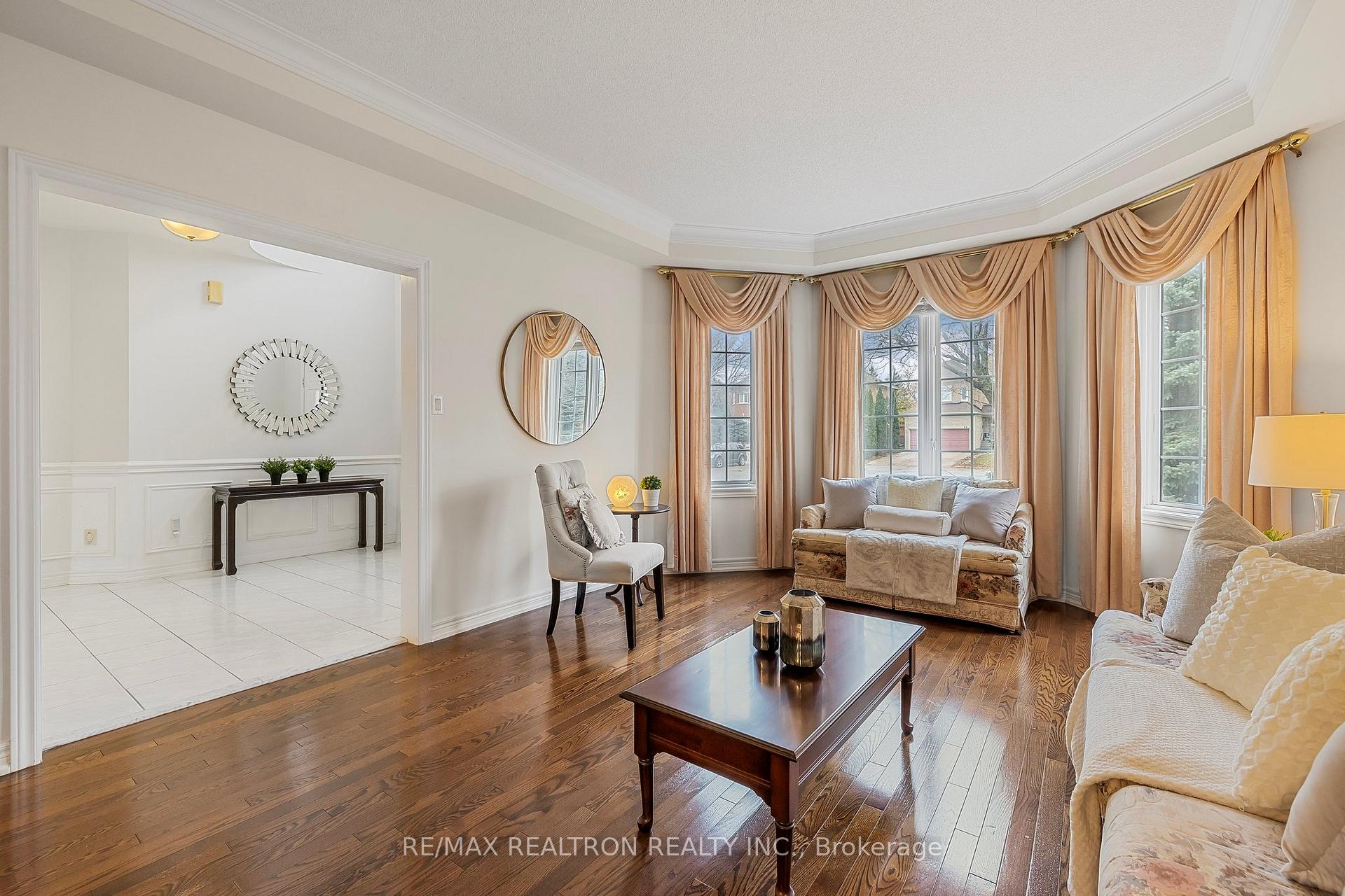 Photo 8 of 83 Emerald Garden Court, Markham, Cachet — HOMEH