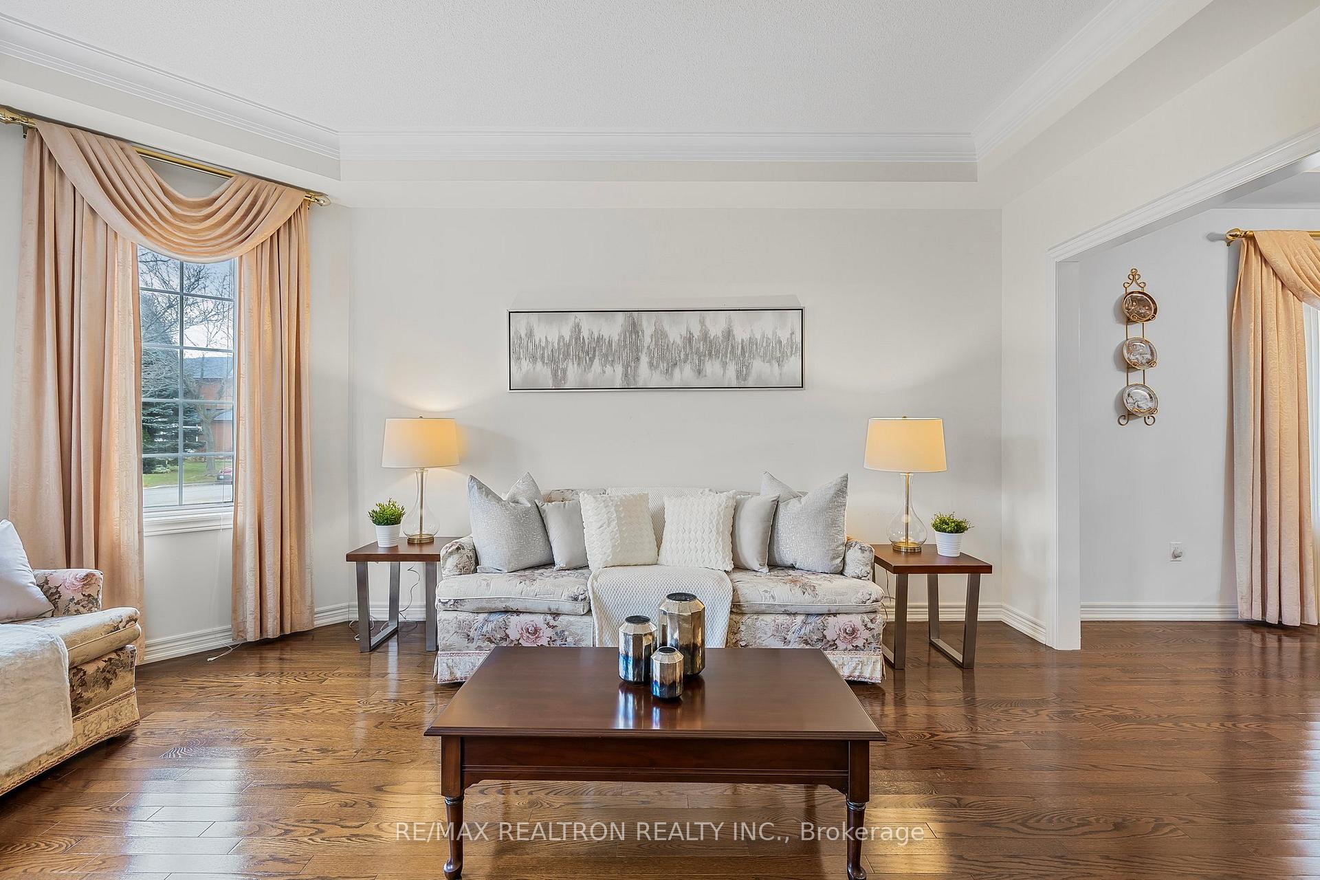 Photo 11 of 83 Emerald Garden Court, Markham, Cachet — HOMEH
