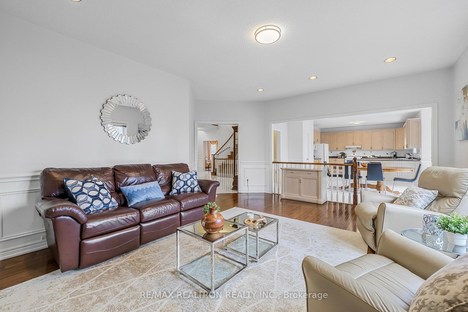 Photo 14 of 83 Emerald Garden Court, Markham, Cachet — HOMEH
