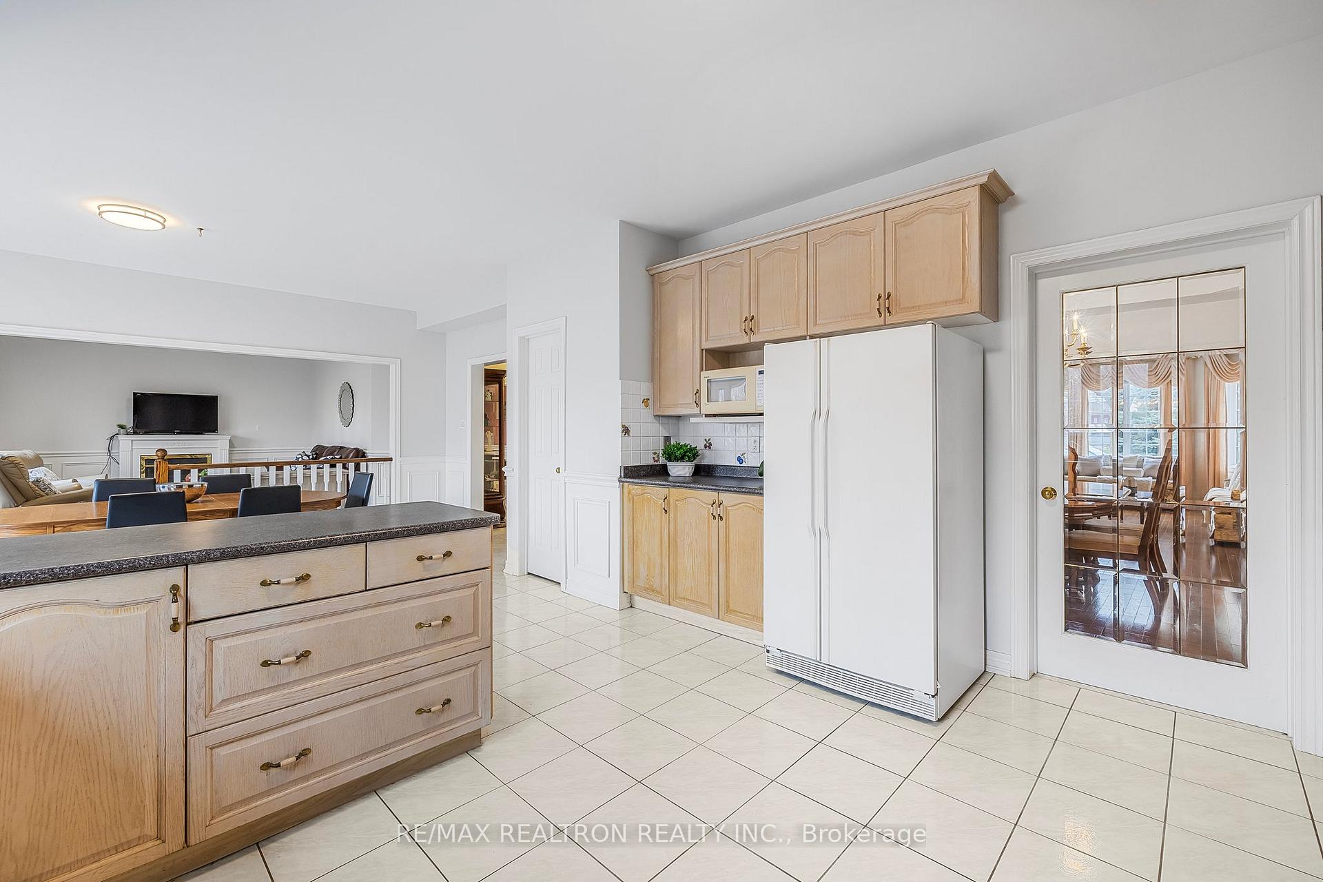 Photo 17 of 83 Emerald Garden Court, Markham, Cachet — HOMEH