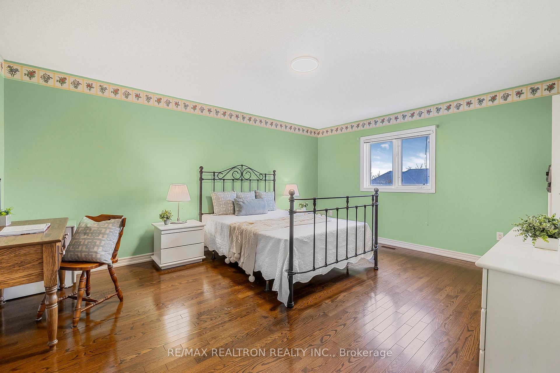 Photo 31 of 83 Emerald Garden Court, Markham, Cachet — HOMEH