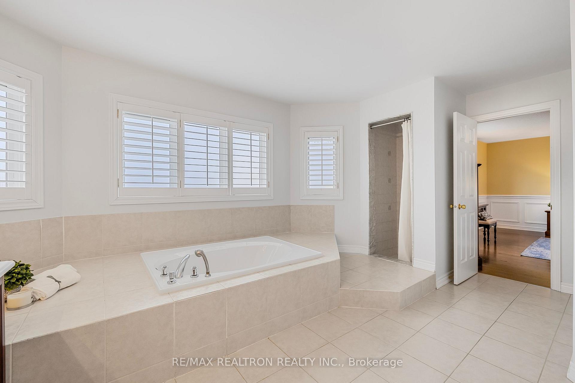 Photo 34 of 83 Emerald Garden Court, Markham, Cachet — HOMEH