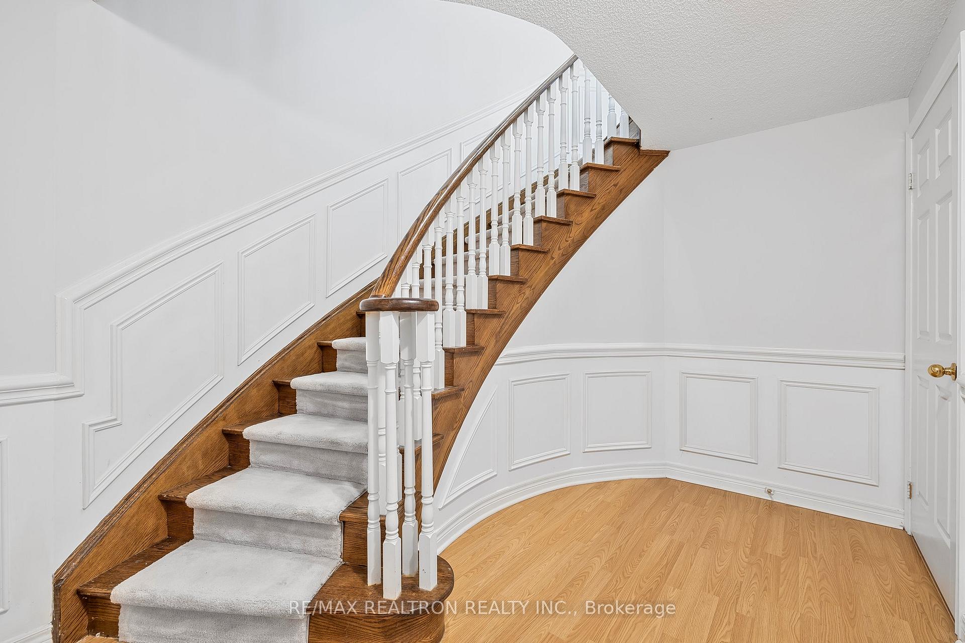 Photo 36 of 83 Emerald Garden Court, Markham, Cachet — HOMEH