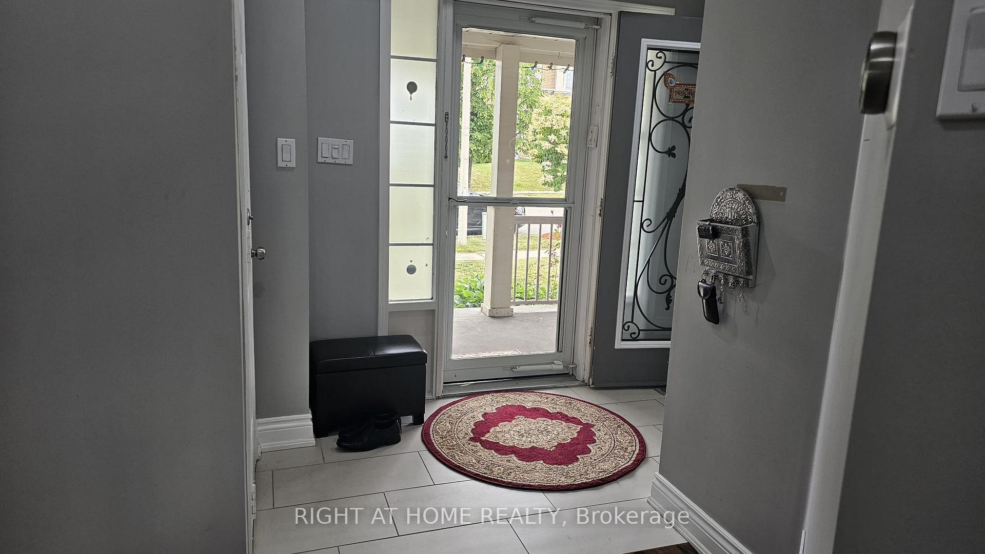 Photo 4 of 15 Mccartney Avenue, Whitby, Williamsburg — HOMEH