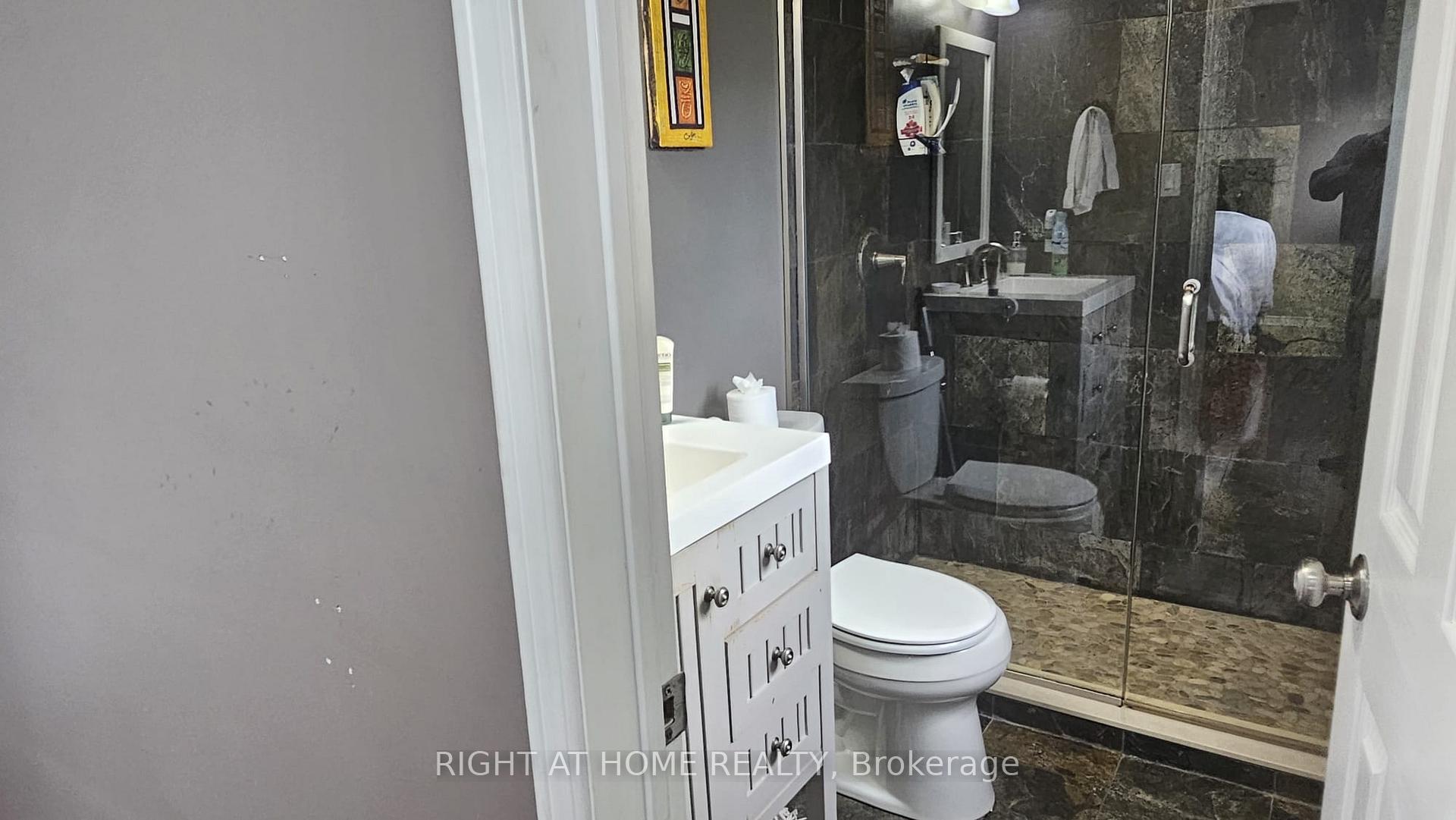 Photo 13 of 15 Mccartney Avenue, Whitby, Williamsburg — HOMEH