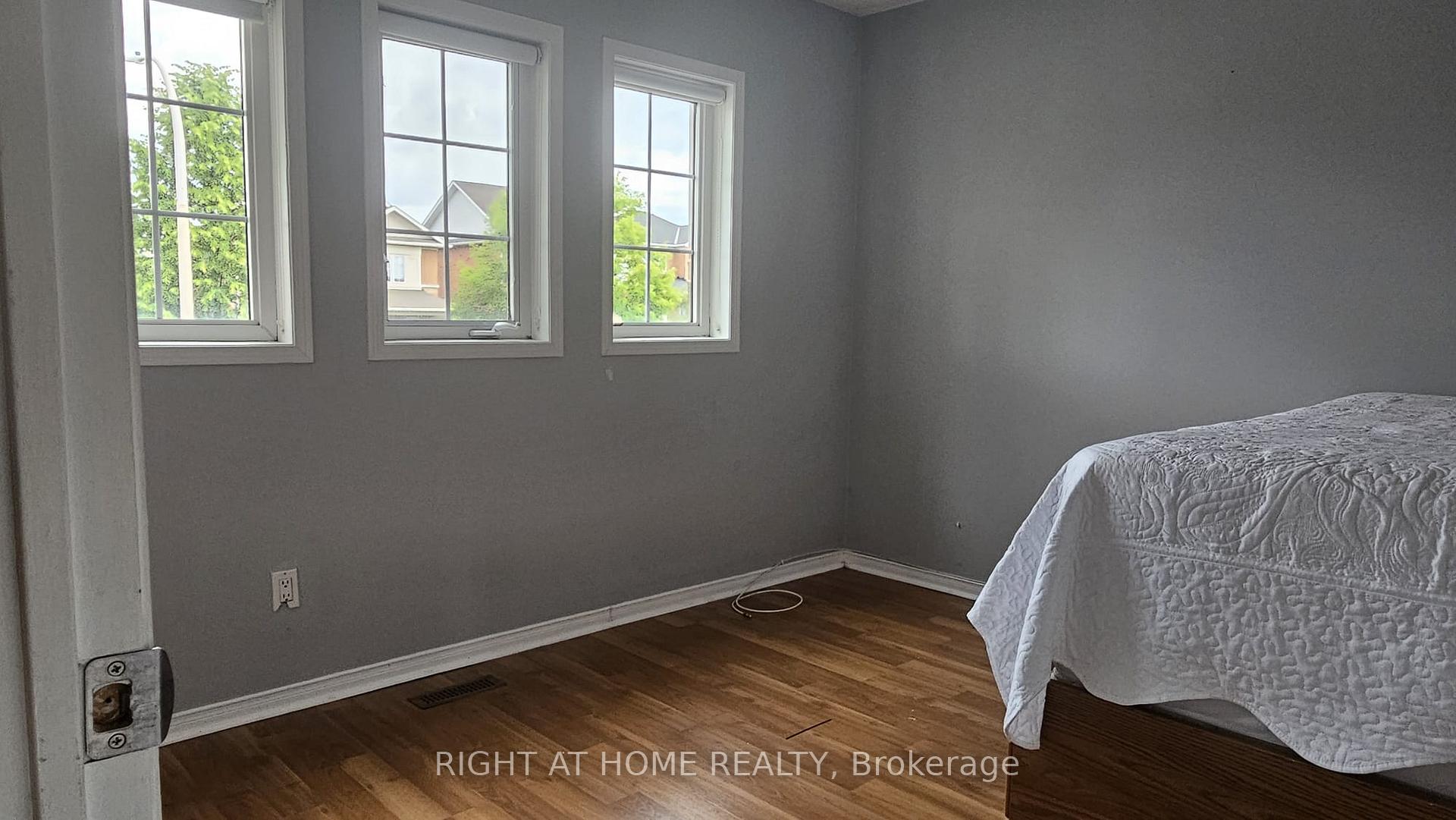 Photo 14 of 15 Mccartney Avenue, Whitby, Williamsburg — HOMEH