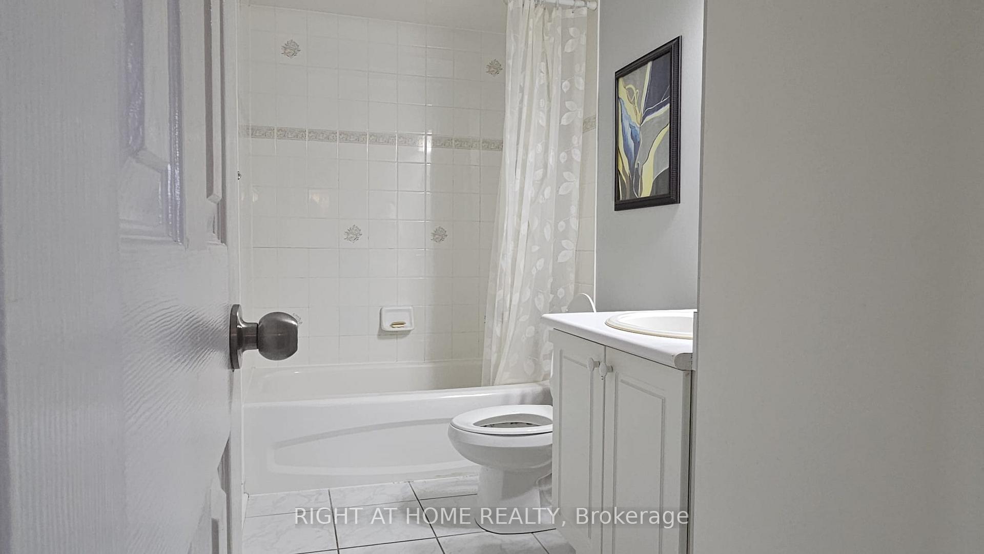Photo 16 of 15 Mccartney Avenue, Whitby, Williamsburg — HOMEH