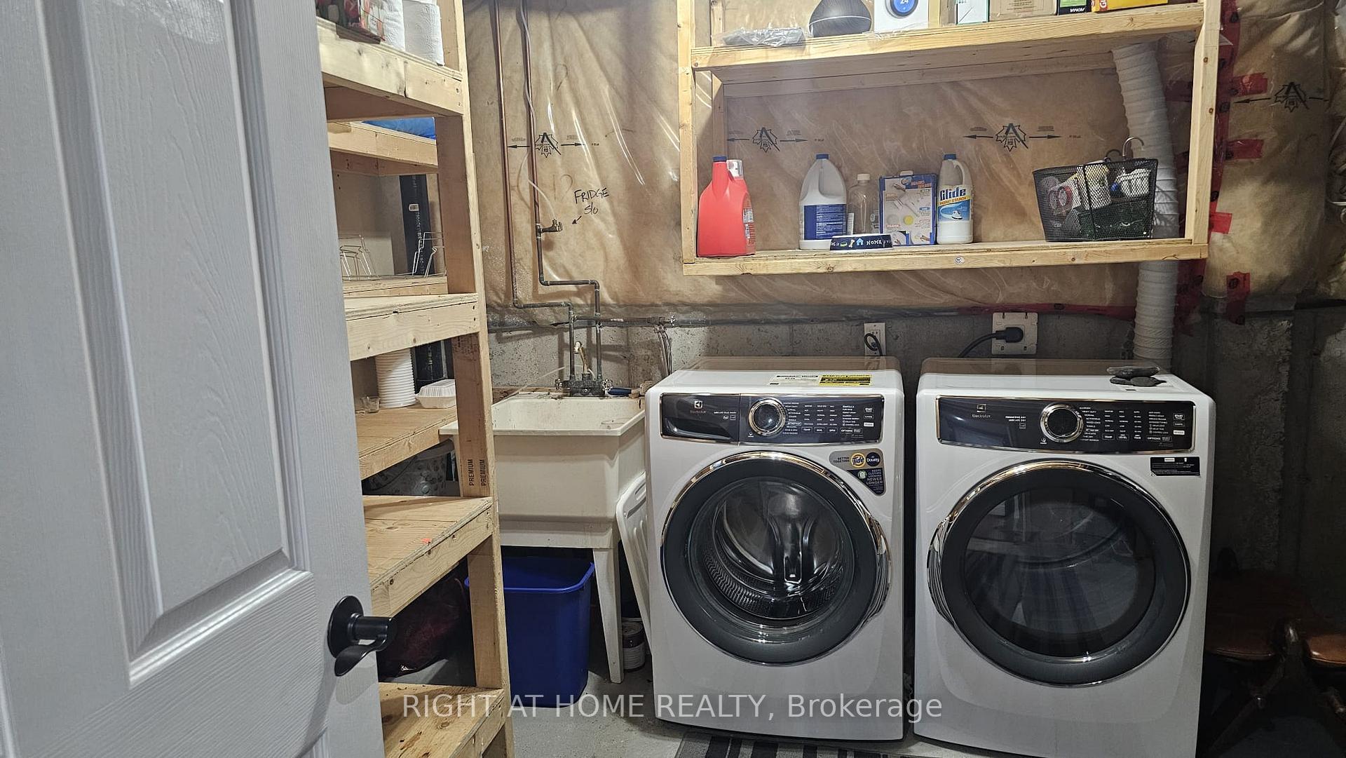Photo 25 of 15 Mccartney Avenue, Whitby, Williamsburg — HOMEH