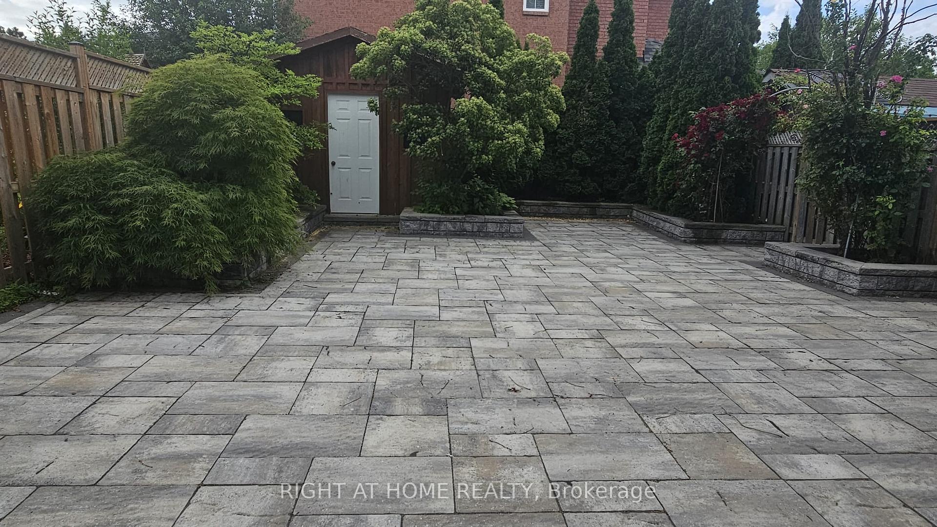Photo 28 of 15 Mccartney Avenue, Whitby, Williamsburg — HOMEH