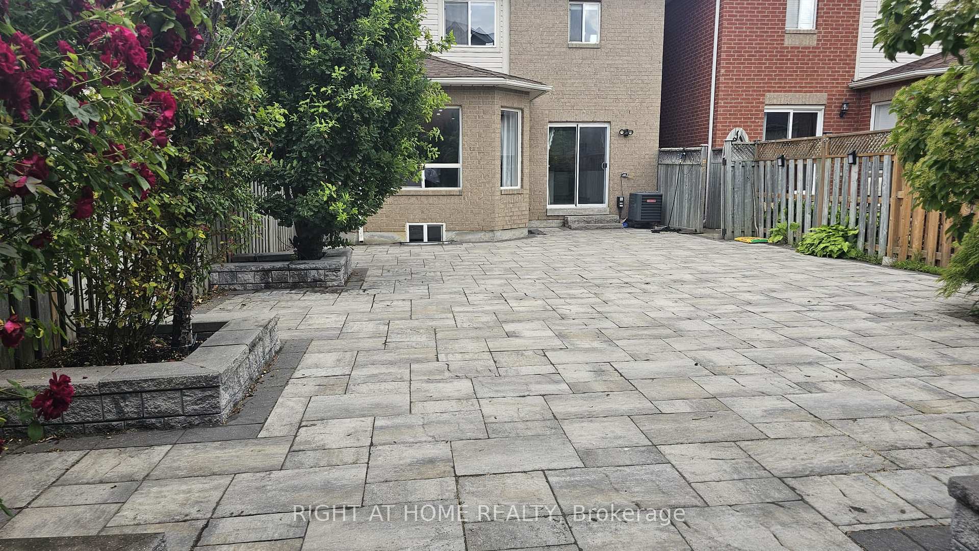 Photo 29 of 15 Mccartney Avenue, Whitby, Williamsburg — HOMEH