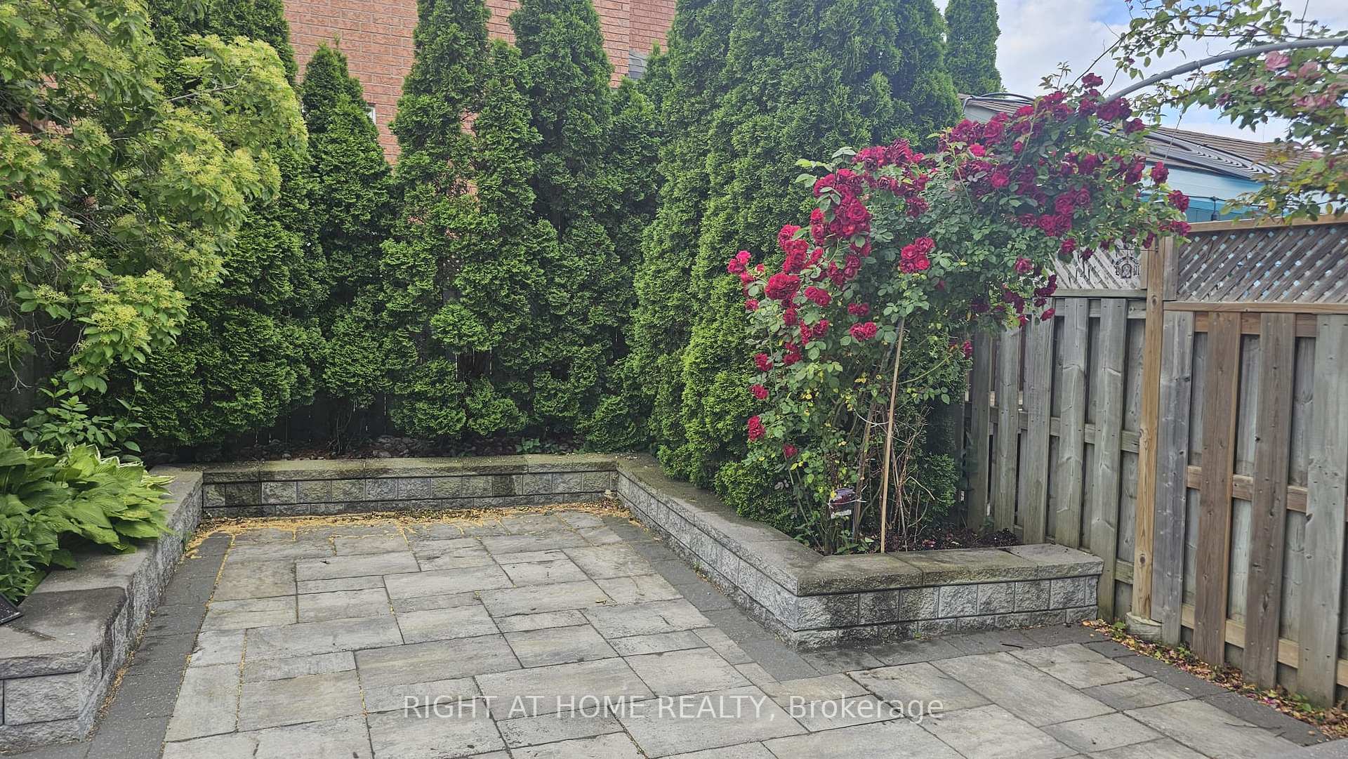 Photo 30 of 15 Mccartney Avenue, Whitby, Williamsburg — HOMEH