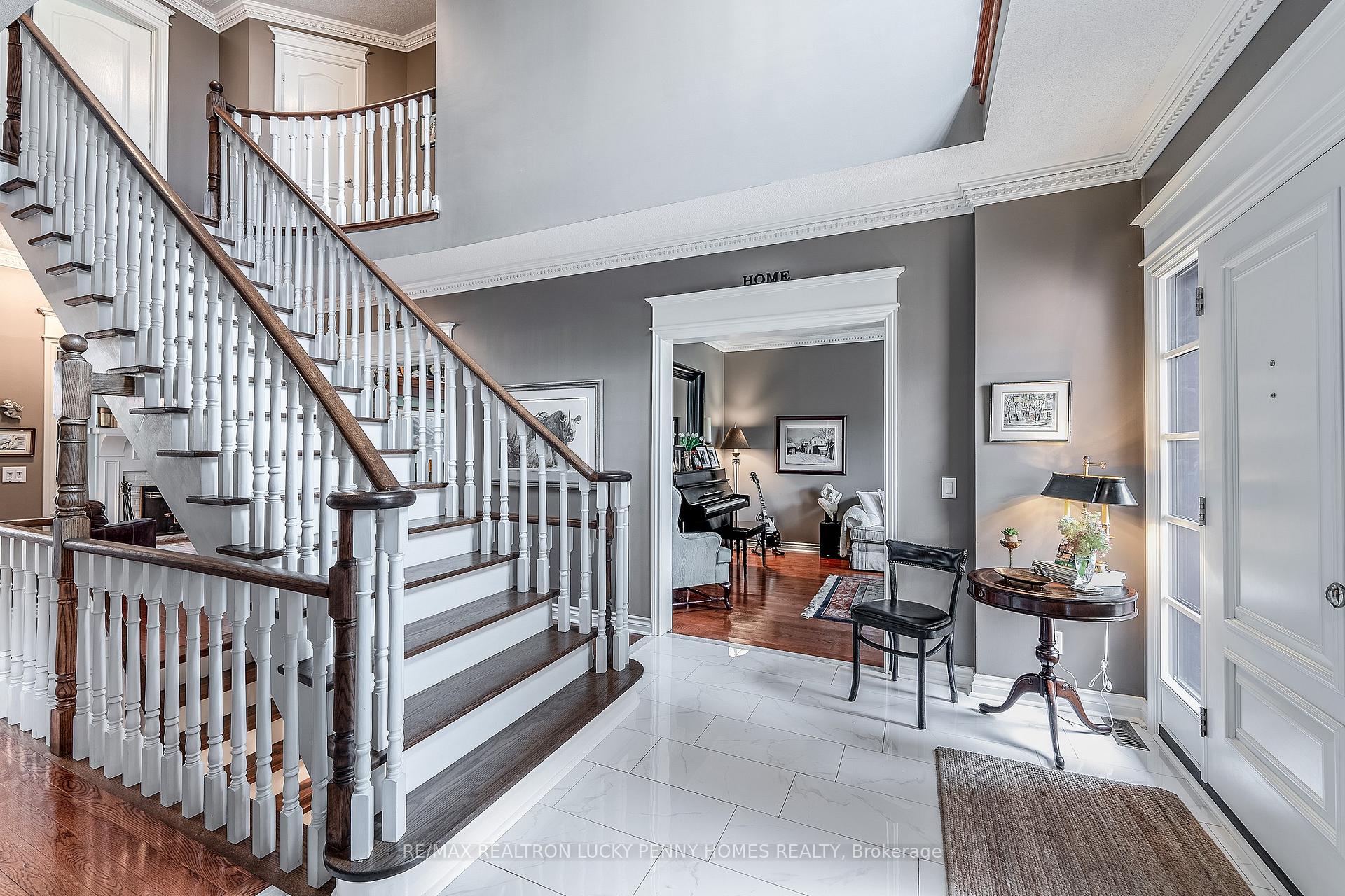 Photo 9 of 74 Braeside Square, Markham, Unionville — HOMEH