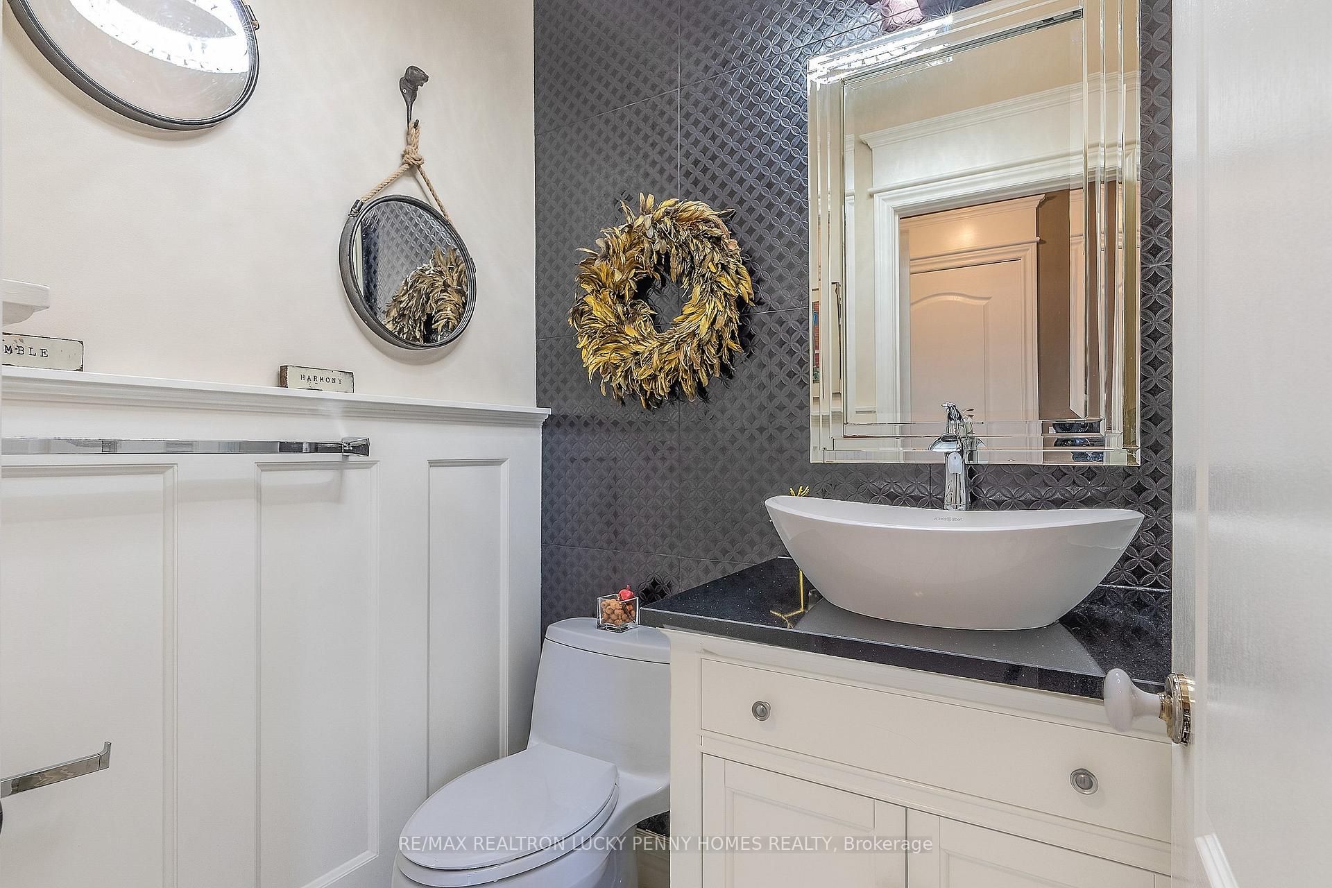 Photo 12 of 74 Braeside Square, Markham, Unionville — HOMEH