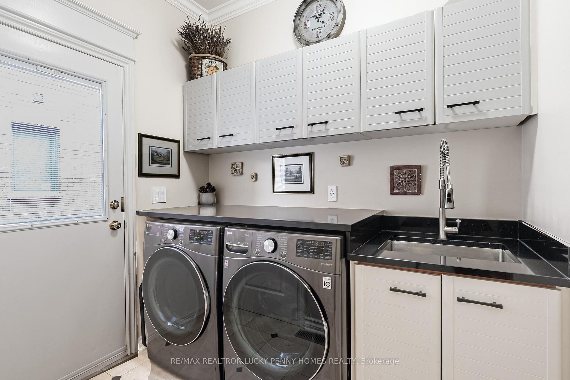 Photo 13 of 74 Braeside Square, Markham, Unionville — HOMEH