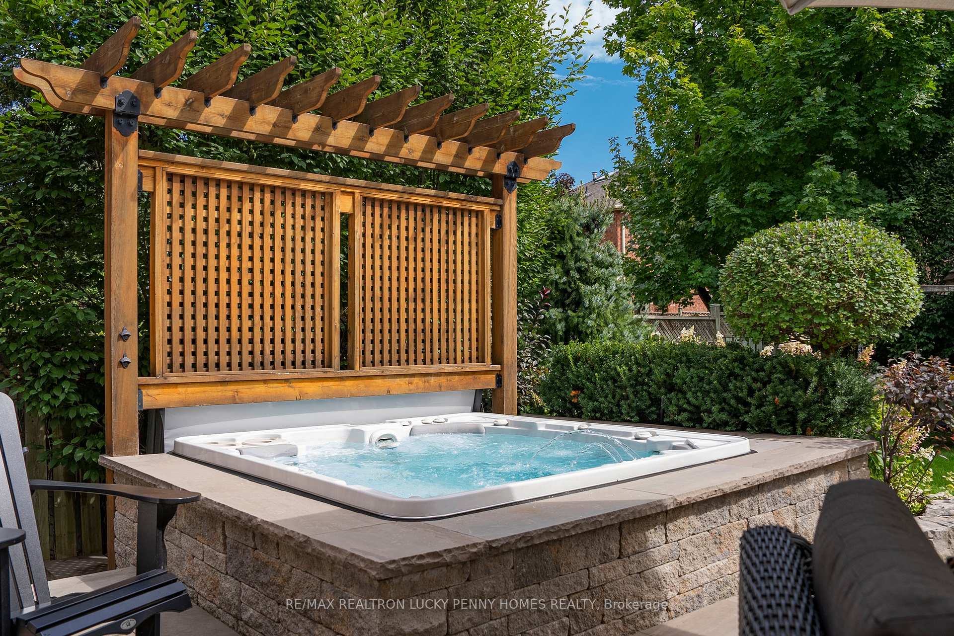 Photo 35 of 74 Braeside Square, Markham, Unionville — HOMEH