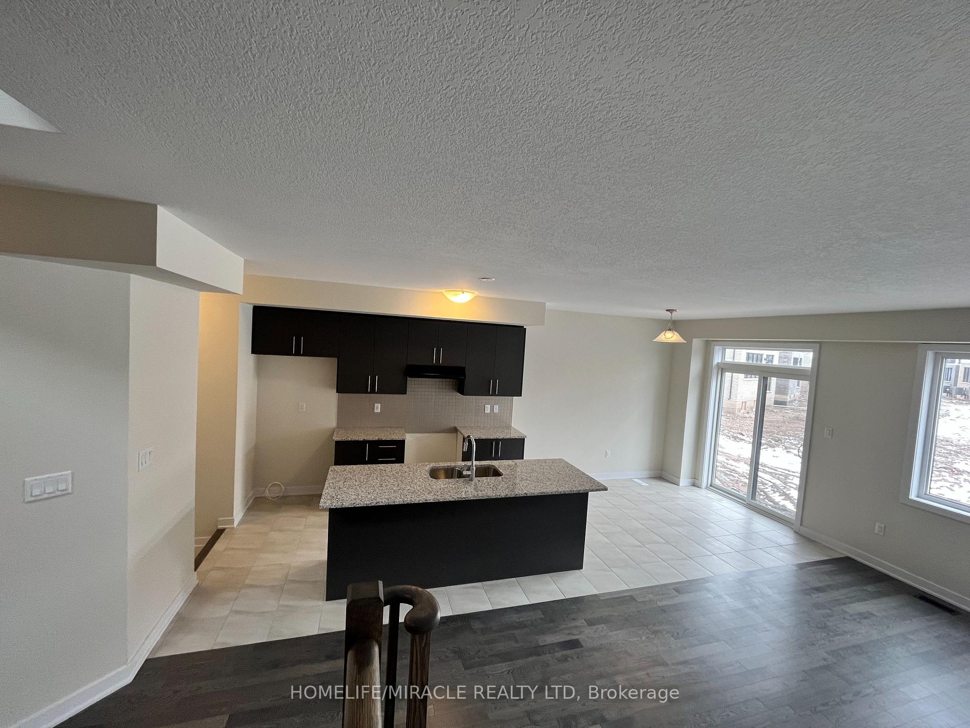 Photo 5 of 106 Keelson Street, Welland, Dain City — HOMEH