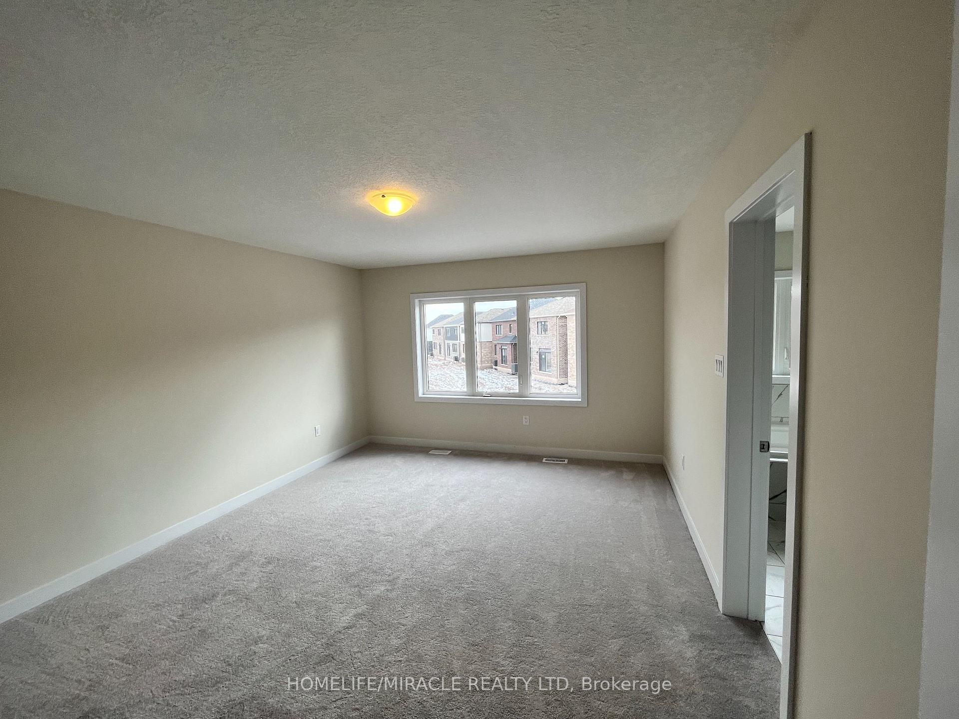 Photo 17 of 106 Keelson Street, Welland, Dain City — HOMEH