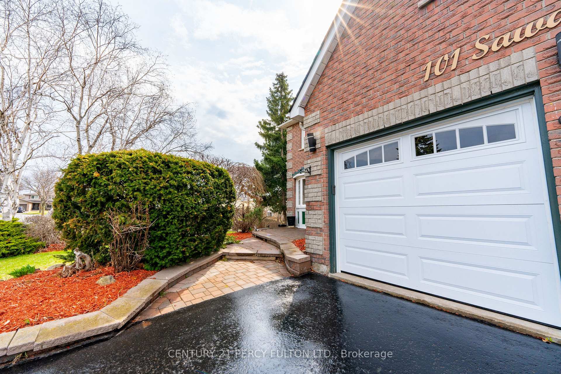 Photo 2 of 101 Sawdon Drive, Whitby, Blue Grass Meadows — HOMEH