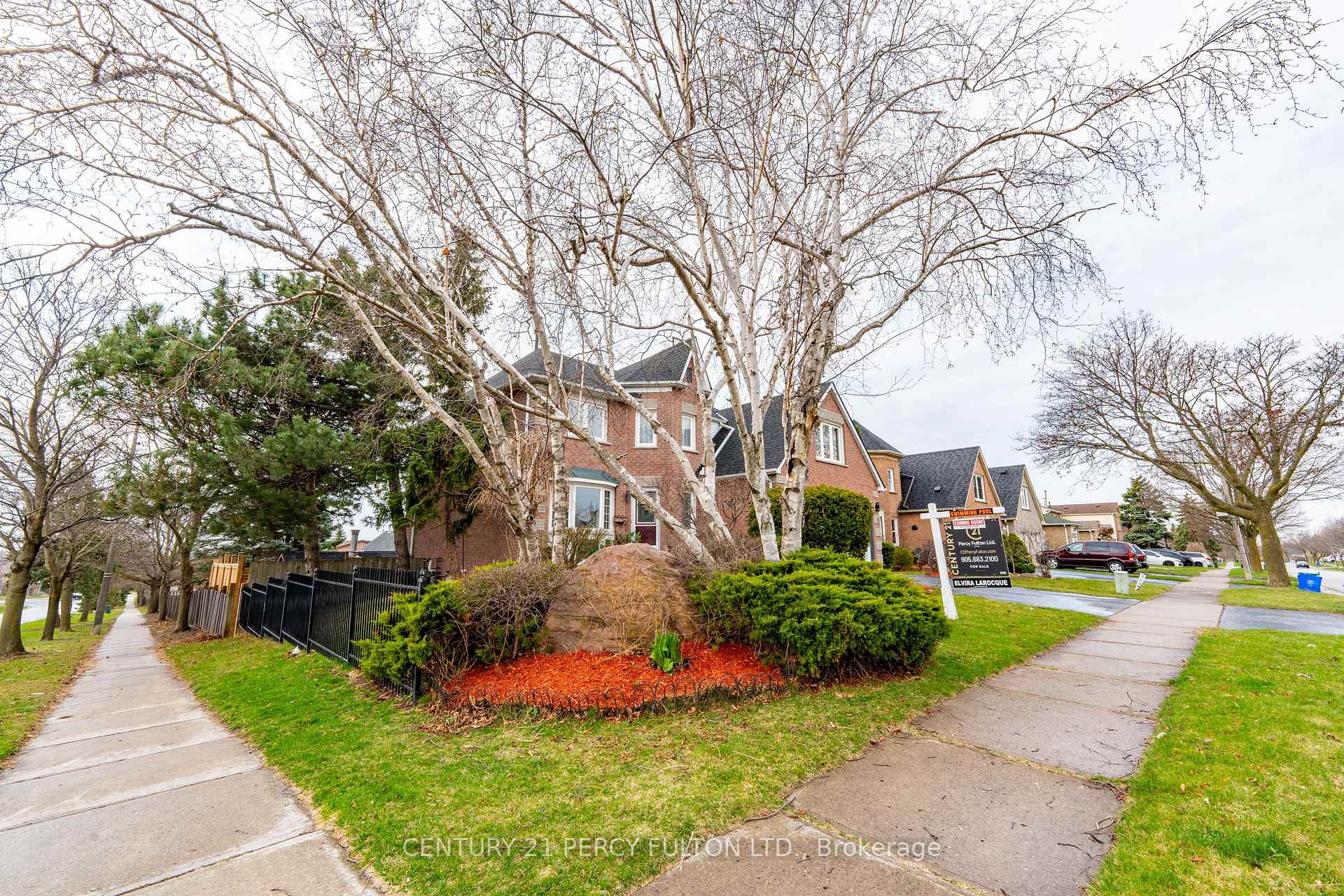 Photo 4 of 101 Sawdon Drive, Whitby, Blue Grass Meadows — HOMEH