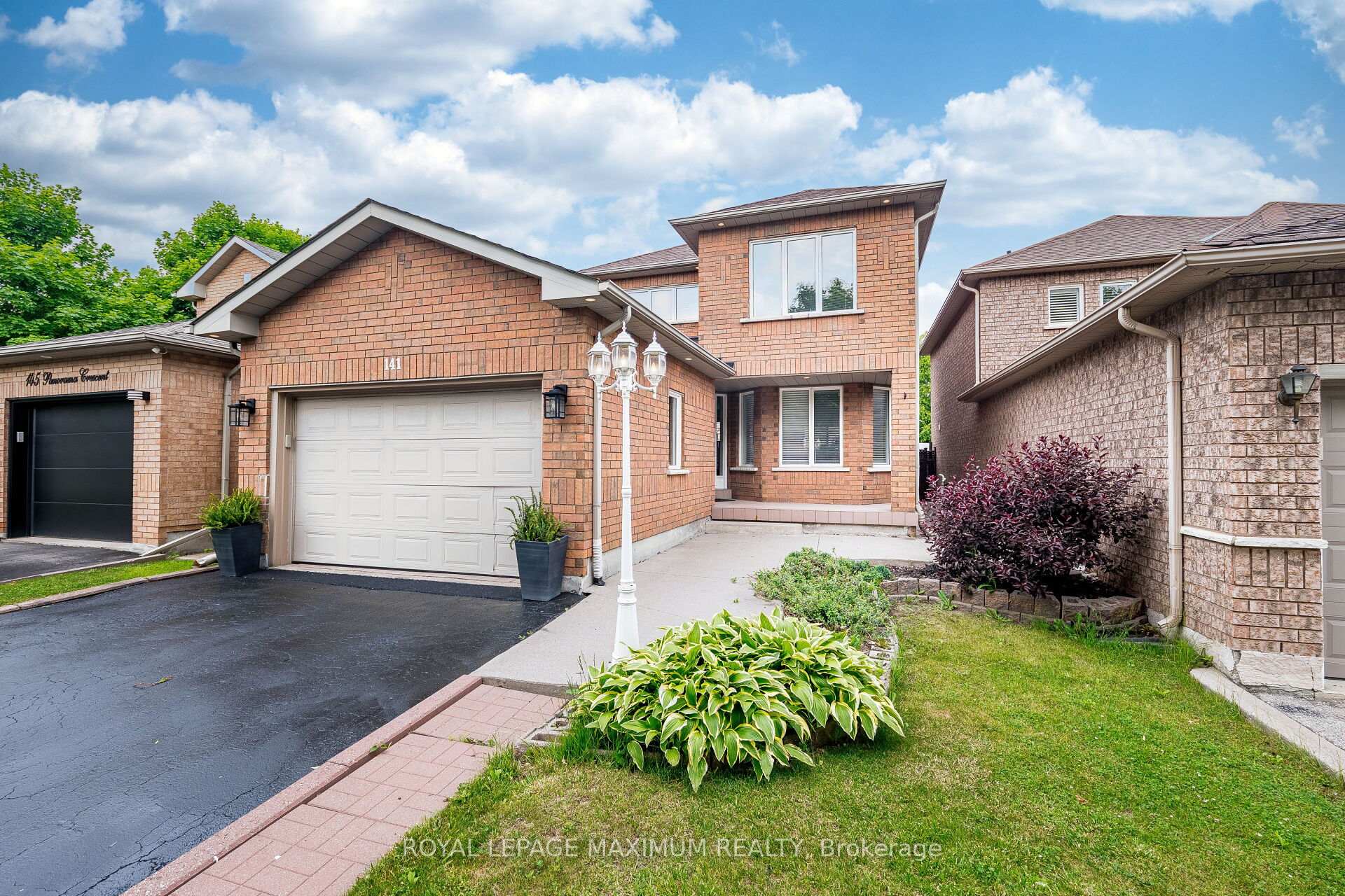 Photo 2 of 141 Panorama Crescent, Vaughan, Elder Mills — HOMEH