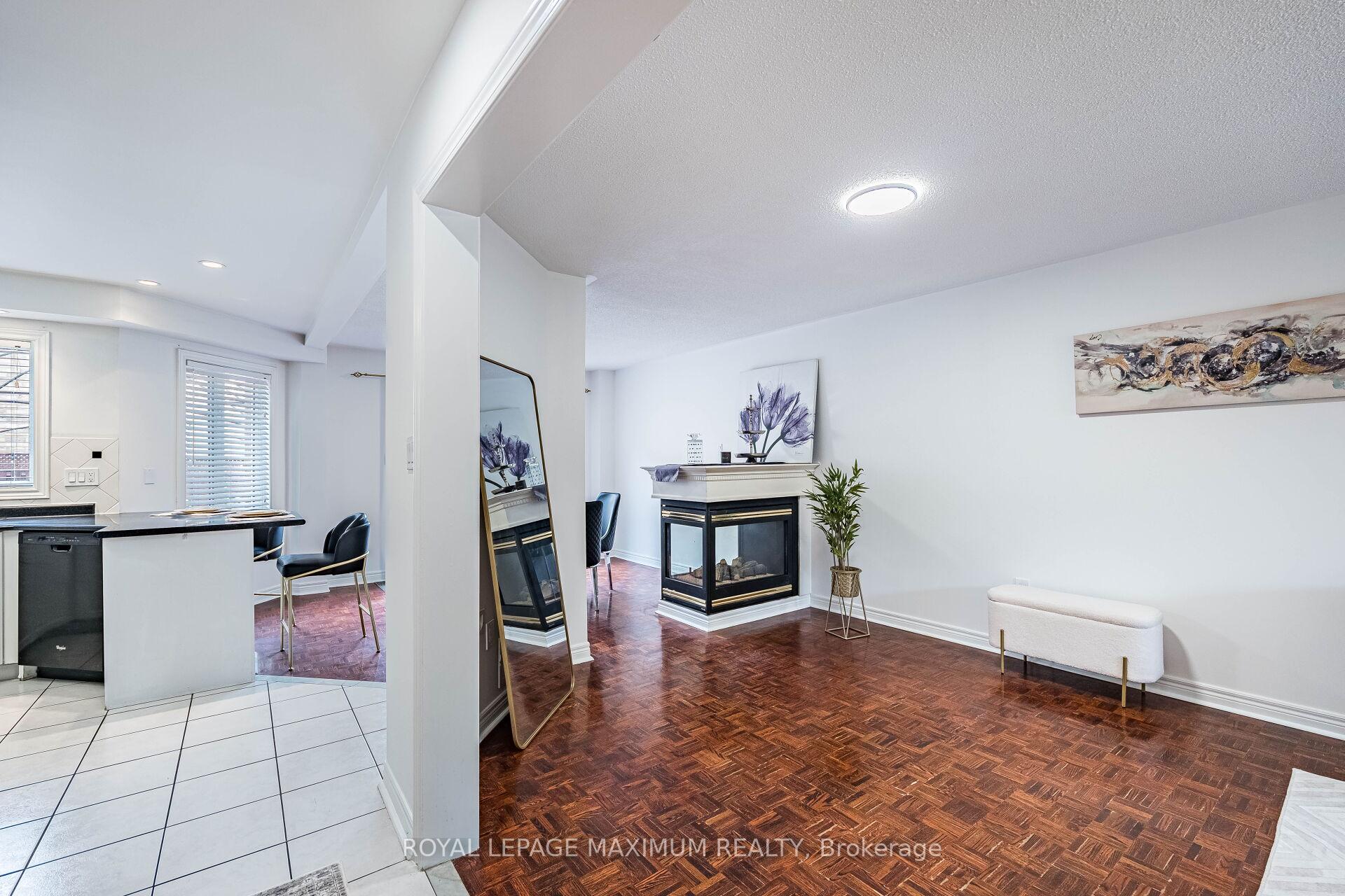 Photo 8 of 141 Panorama Crescent, Vaughan, Elder Mills — HOMEH