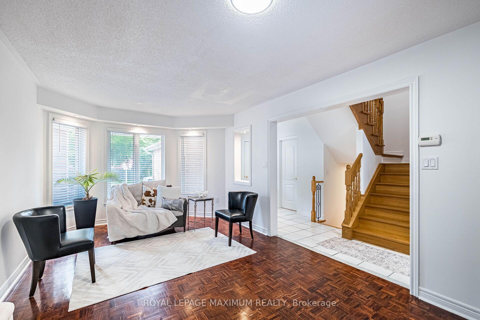 Photo 10 of 141 Panorama Crescent, Vaughan, Elder Mills — HOMEH