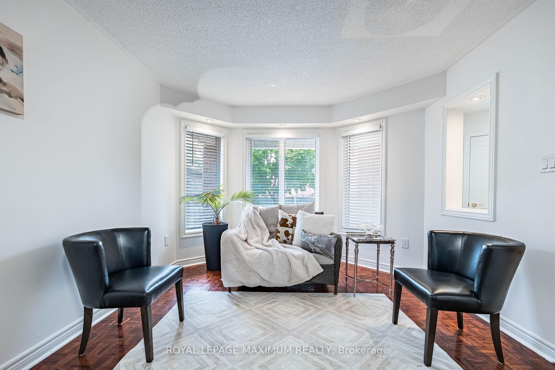 Photo 11 of 141 Panorama Crescent, Vaughan, Elder Mills — HOMEH