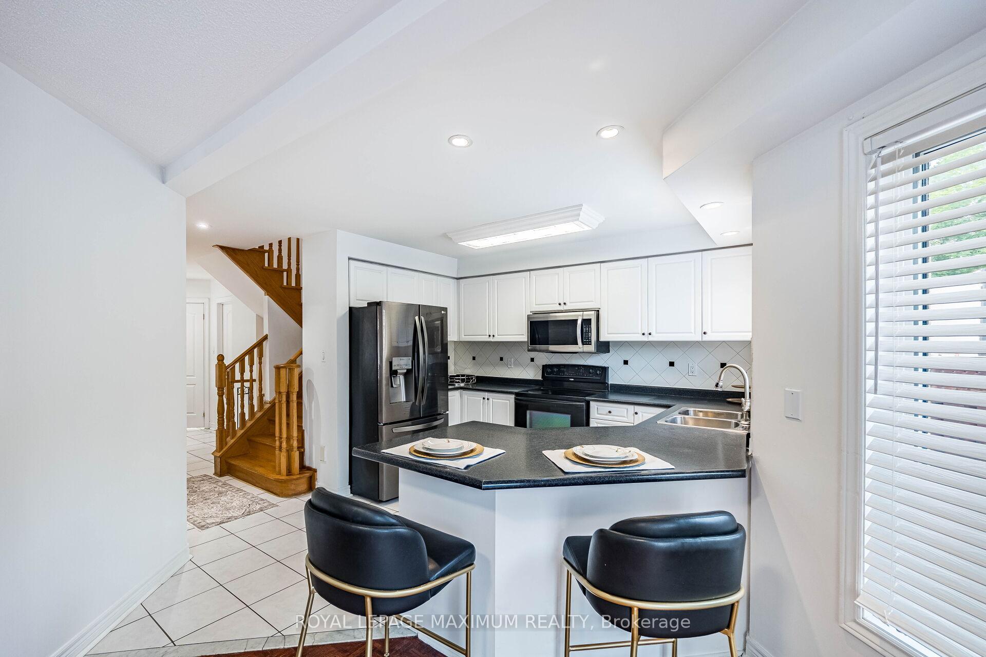 Photo 17 of 141 Panorama Crescent, Vaughan, Elder Mills — HOMEH