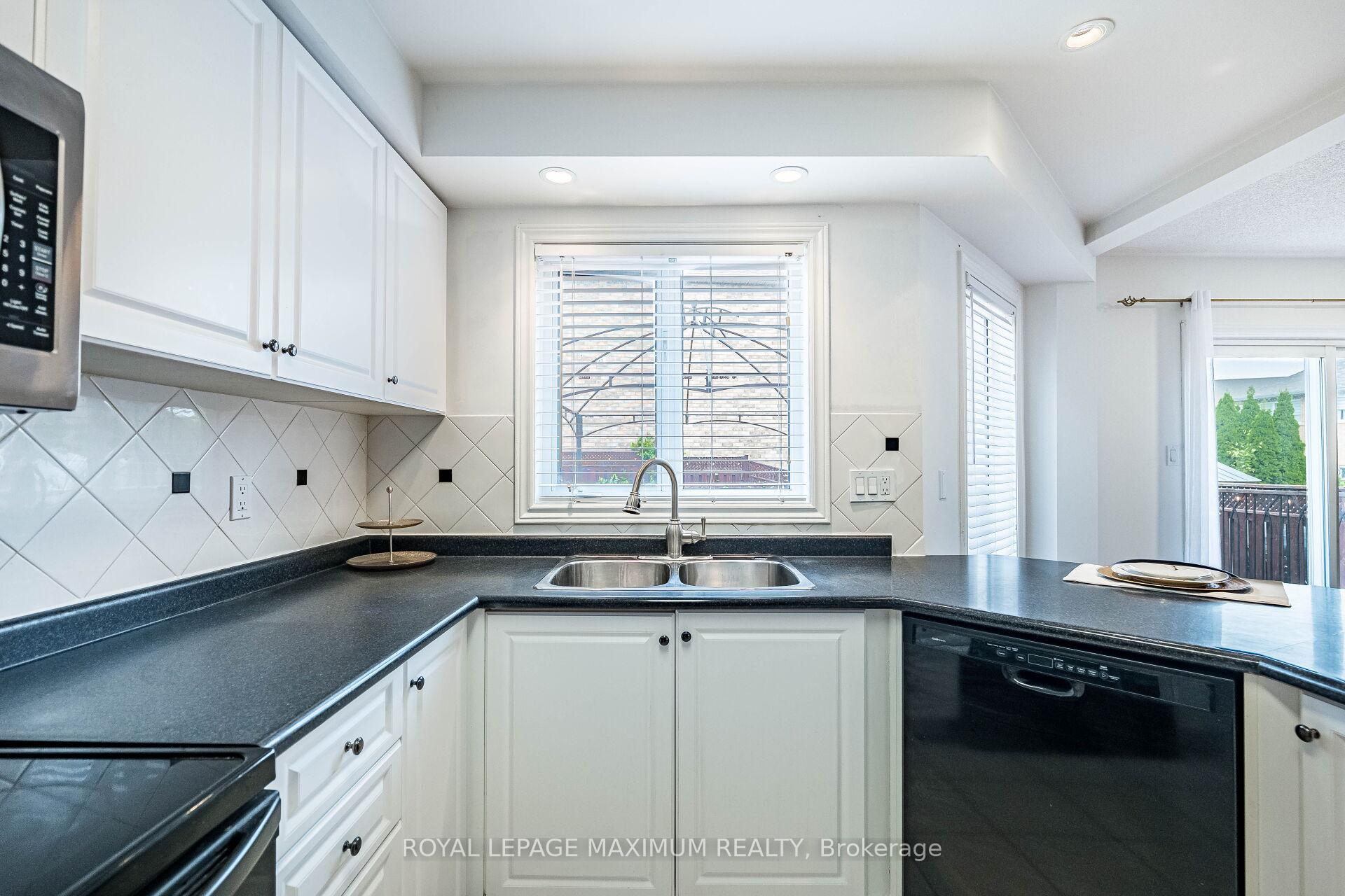 Photo 23 of 141 Panorama Crescent, Vaughan, Elder Mills — HOMEH
