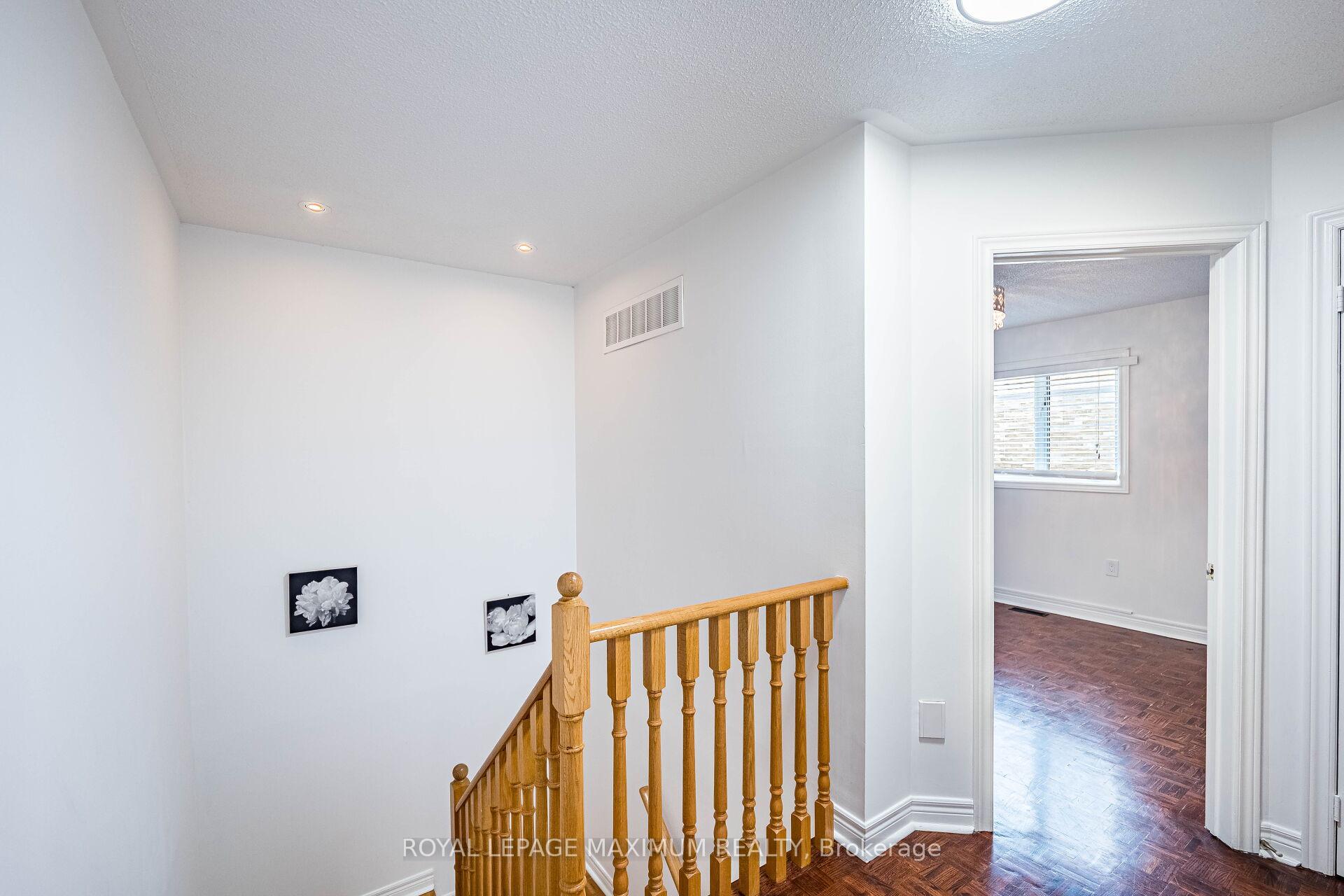 Photo 24 of 141 Panorama Crescent, Vaughan, Elder Mills — HOMEH