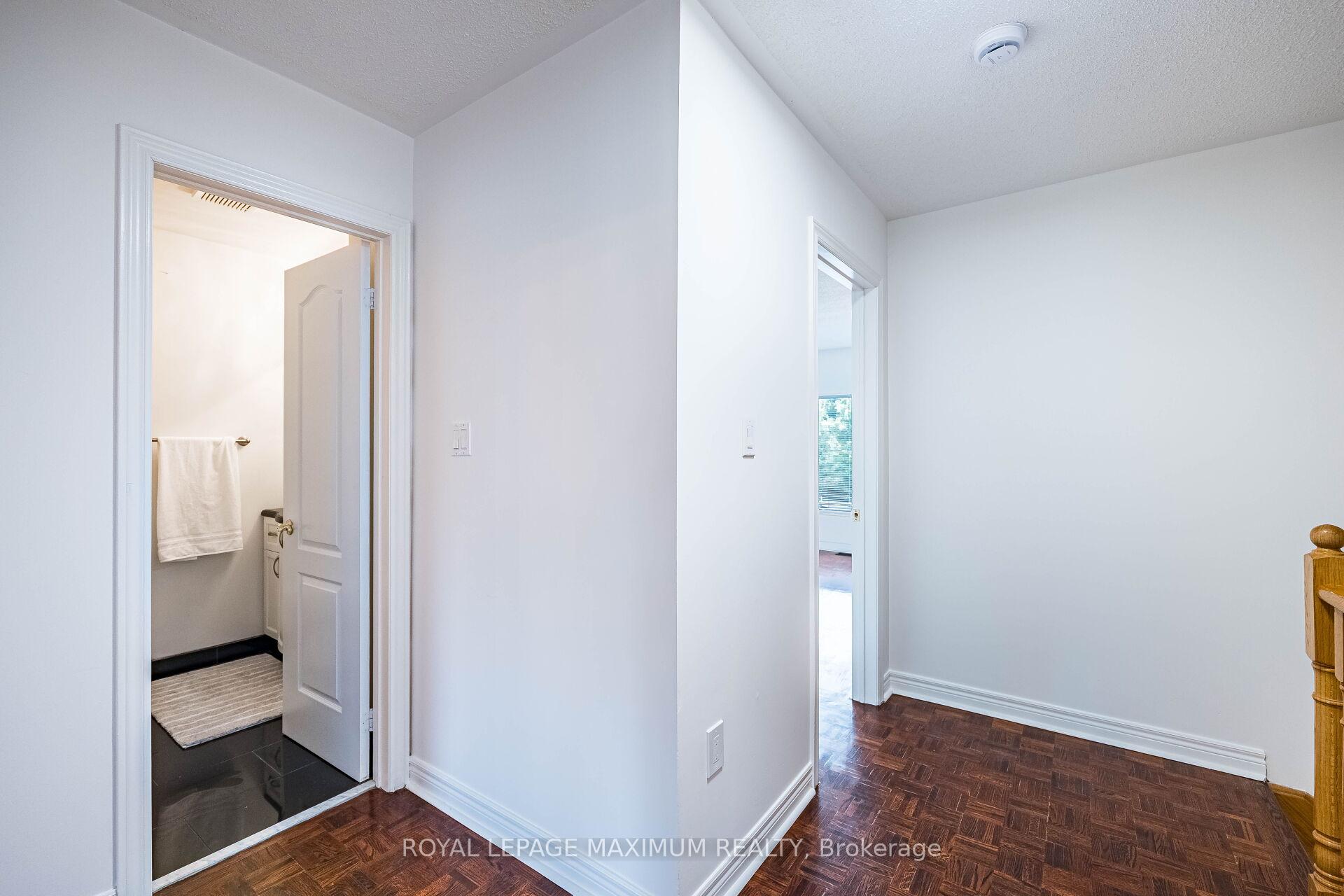 Photo 25 of 141 Panorama Crescent, Vaughan, Elder Mills — HOMEH
