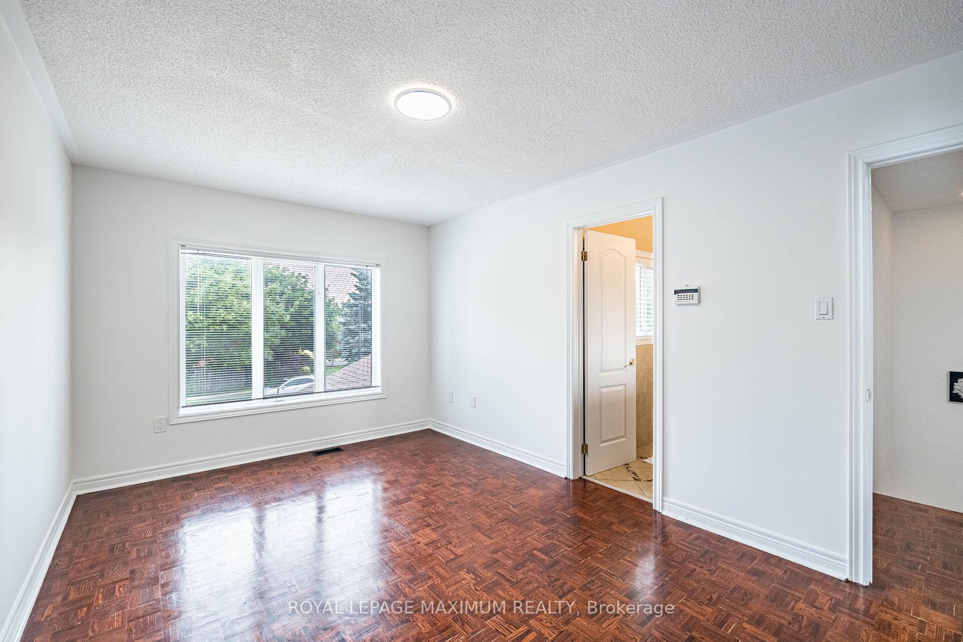 Photo 26 of 141 Panorama Crescent, Vaughan, Elder Mills — HOMEH