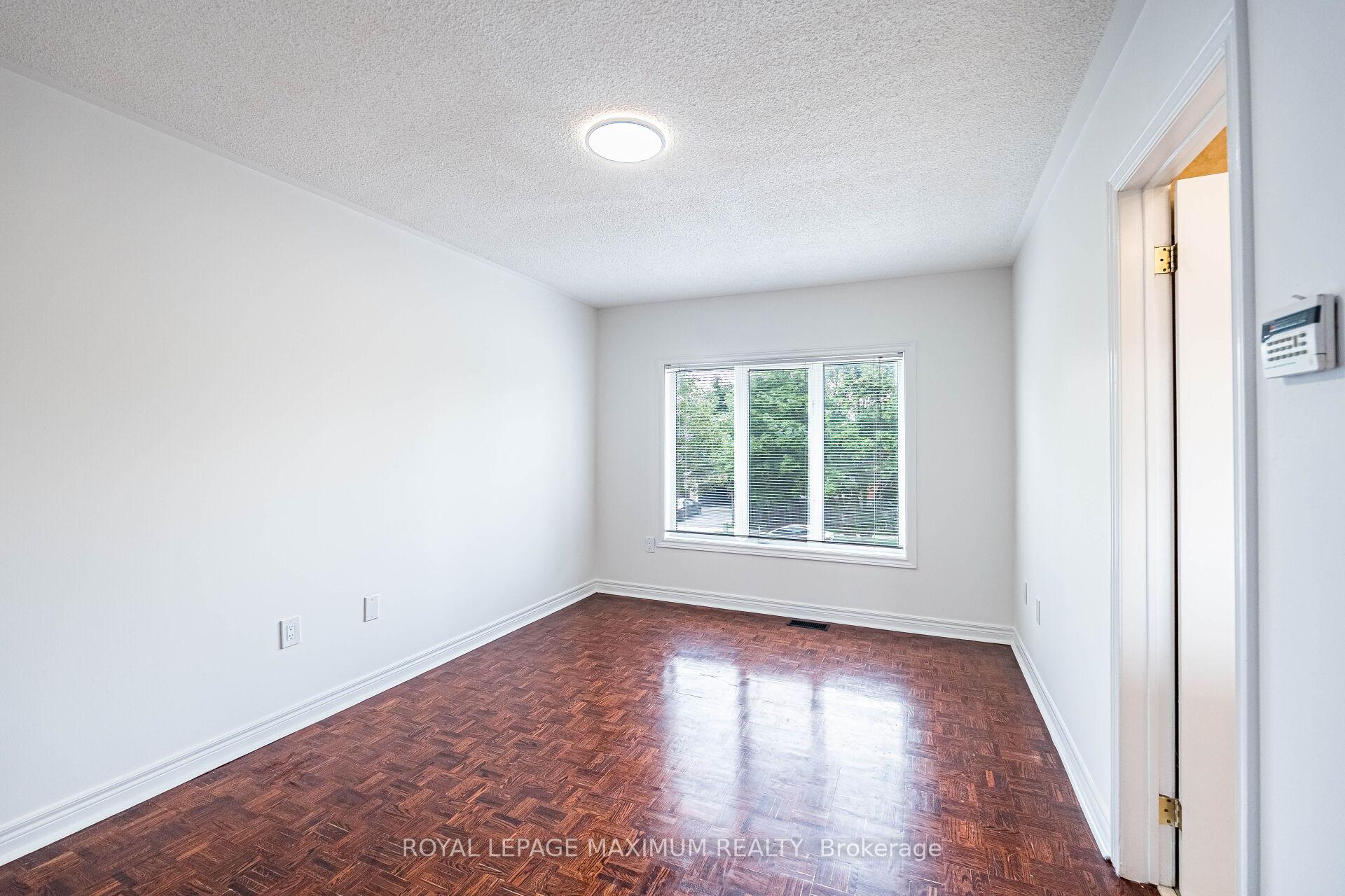 Photo 27 of 141 Panorama Crescent, Vaughan, Elder Mills — HOMEH