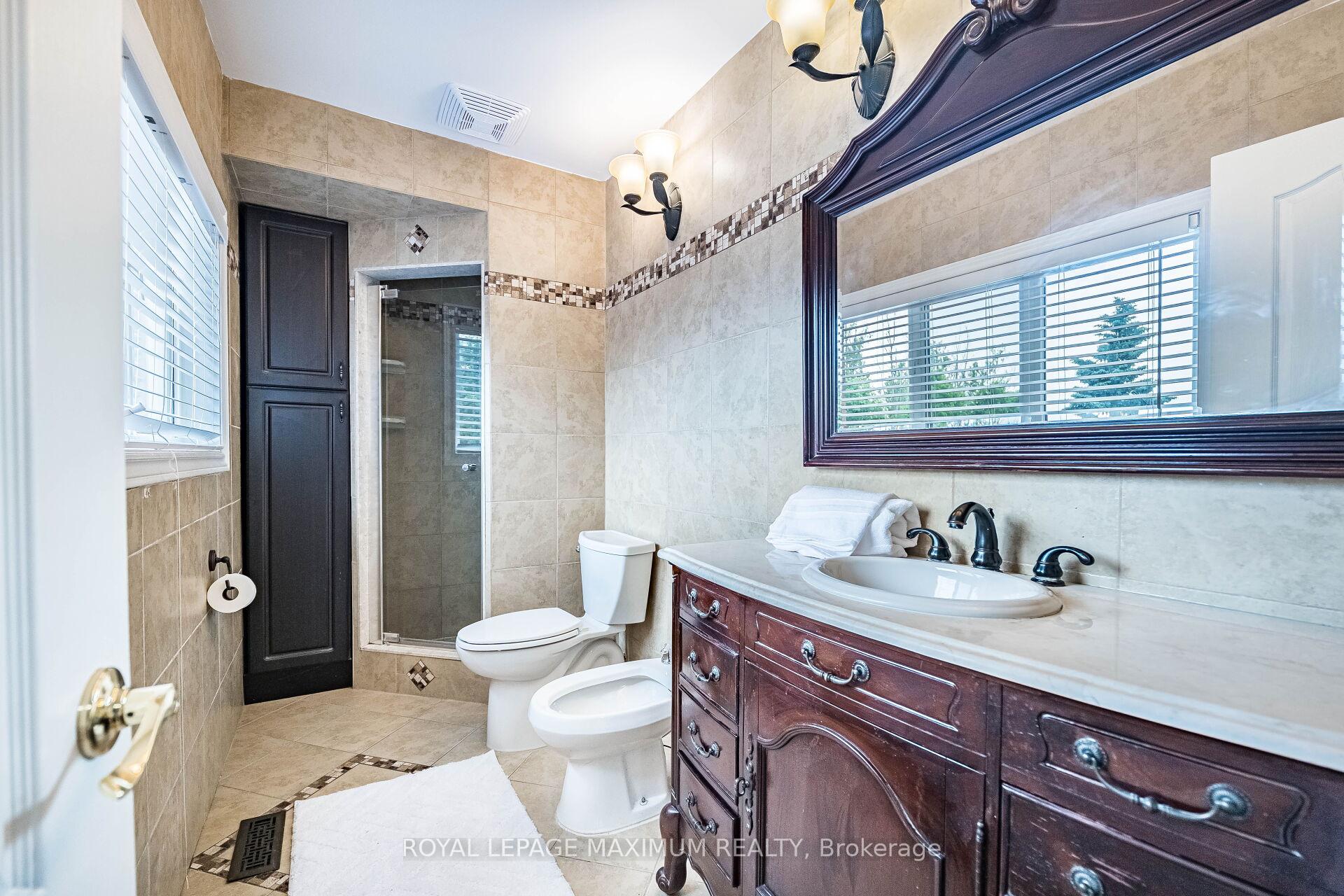 Photo 29 of 141 Panorama Crescent, Vaughan, Elder Mills — HOMEH