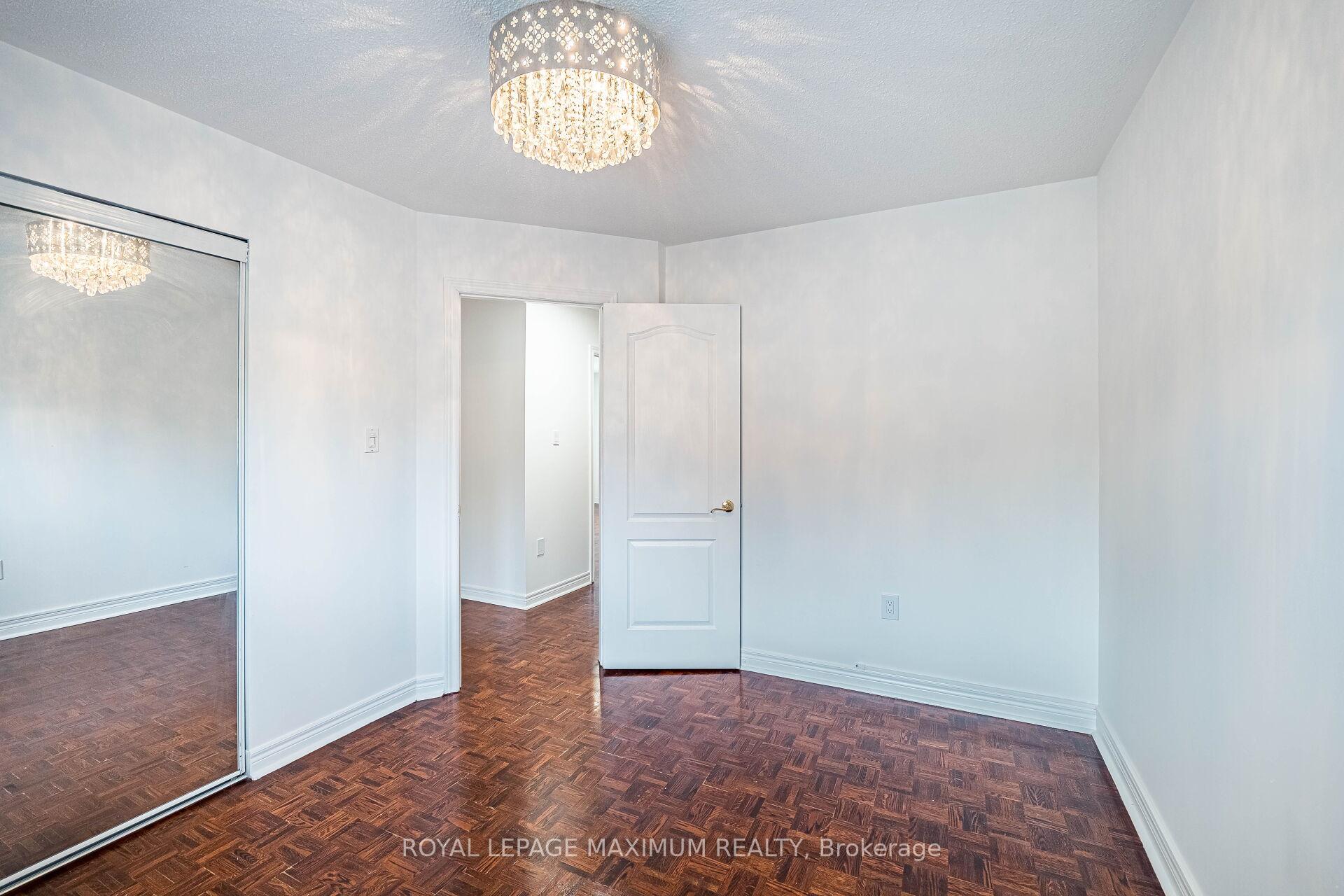 Photo 32 of 141 Panorama Crescent, Vaughan, Elder Mills — HOMEH