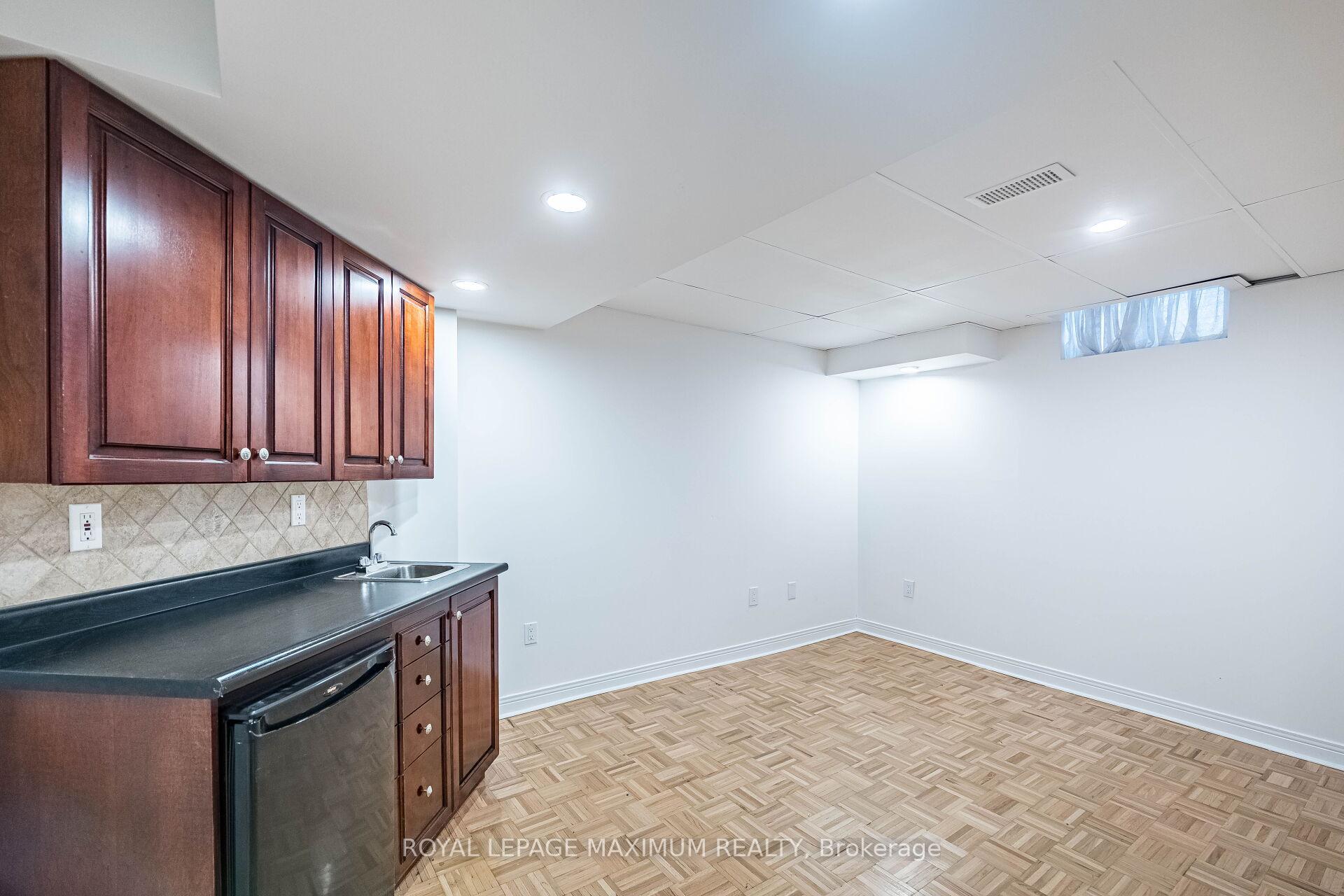 Photo 38 of 141 Panorama Crescent, Vaughan, Elder Mills — HOMEH