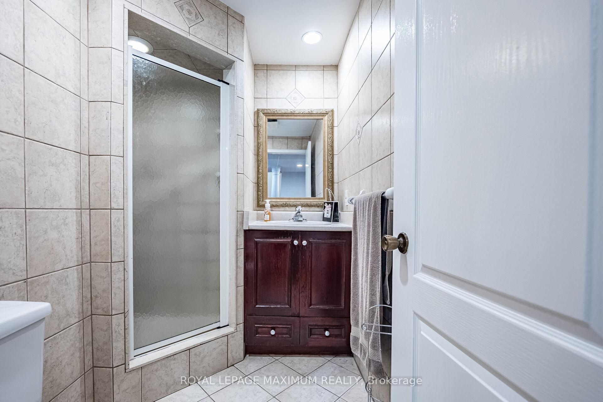 Photo 45 of 141 Panorama Crescent, Vaughan, Elder Mills — HOMEH