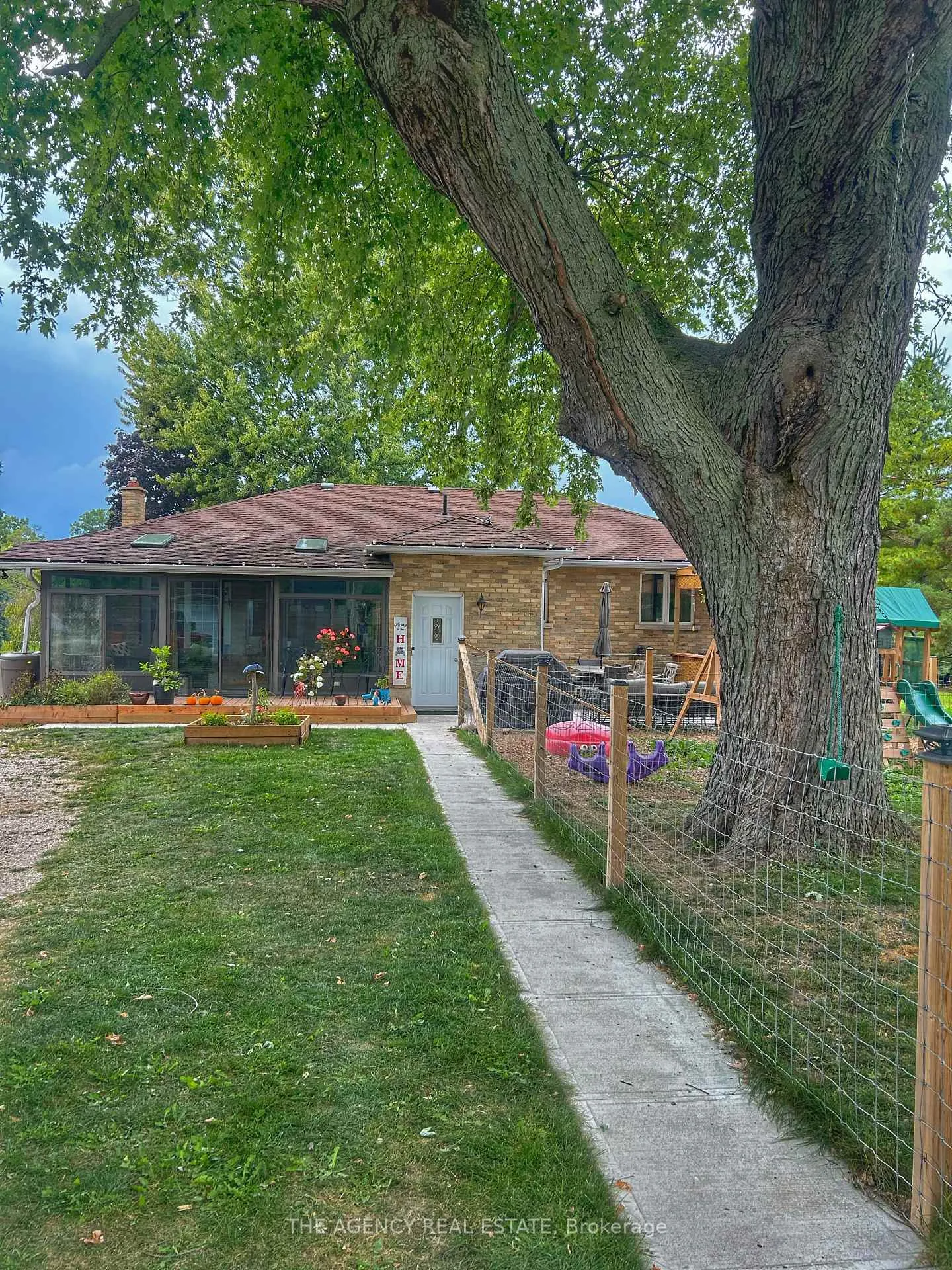 Photo 4 of 75652 Bluewater Highway, Bluewater, Bayfield — HOMEH