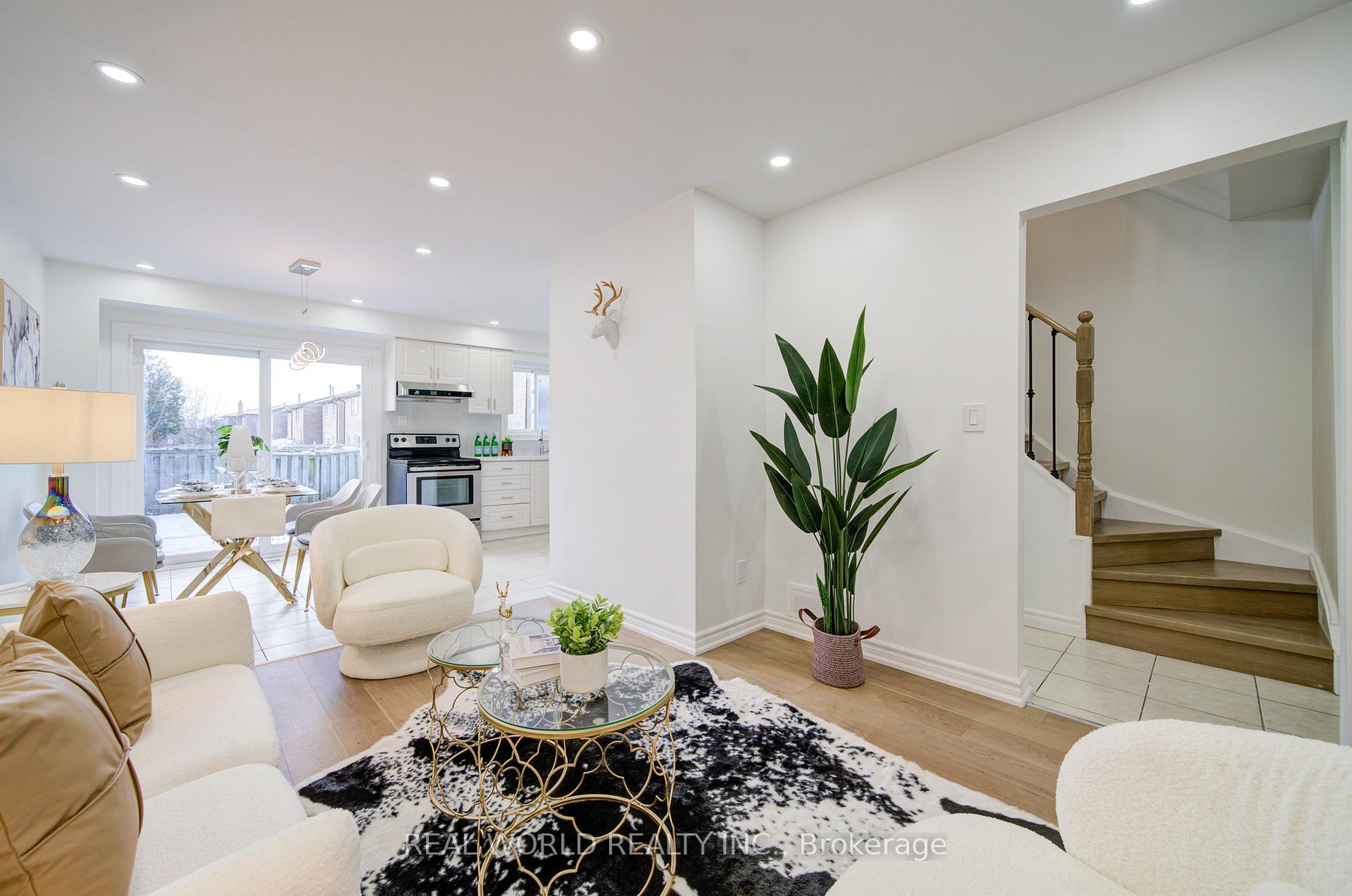 Photo 5 of 116 Appleby Crescent, Markham, Milliken Mills West — HOMEH