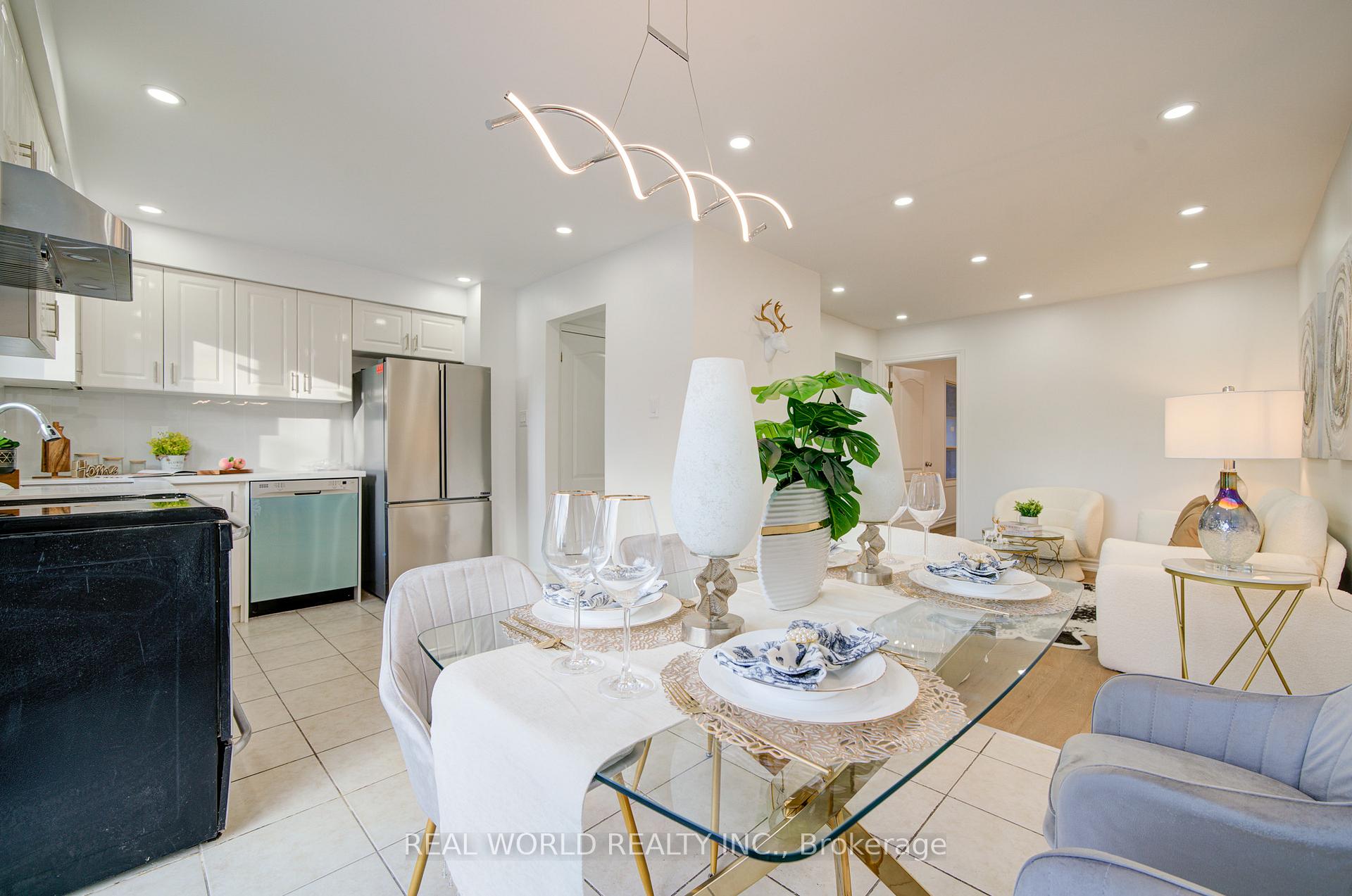 Photo 8 of 116 Appleby Crescent, Markham, Milliken Mills West — HOMEH